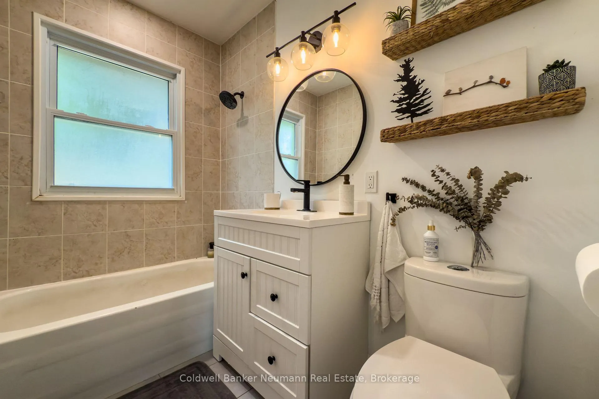 Photo 18 of Unit UPPER, 10 Western Avenue, Guelph, Junction/Onward Willow — HOMEH