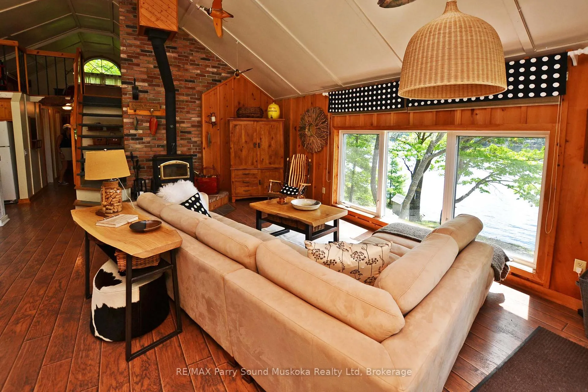 Photo 17 of 322 Healey Lake Way, The Archipelago, Archipelago South — HOMEH