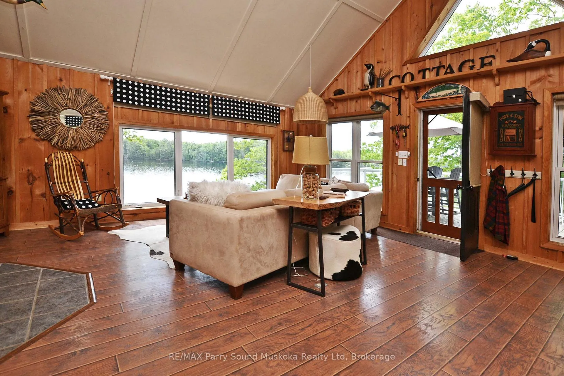 Photo 18 of 322 Healey Lake Way, The Archipelago, Archipelago South — HOMEH