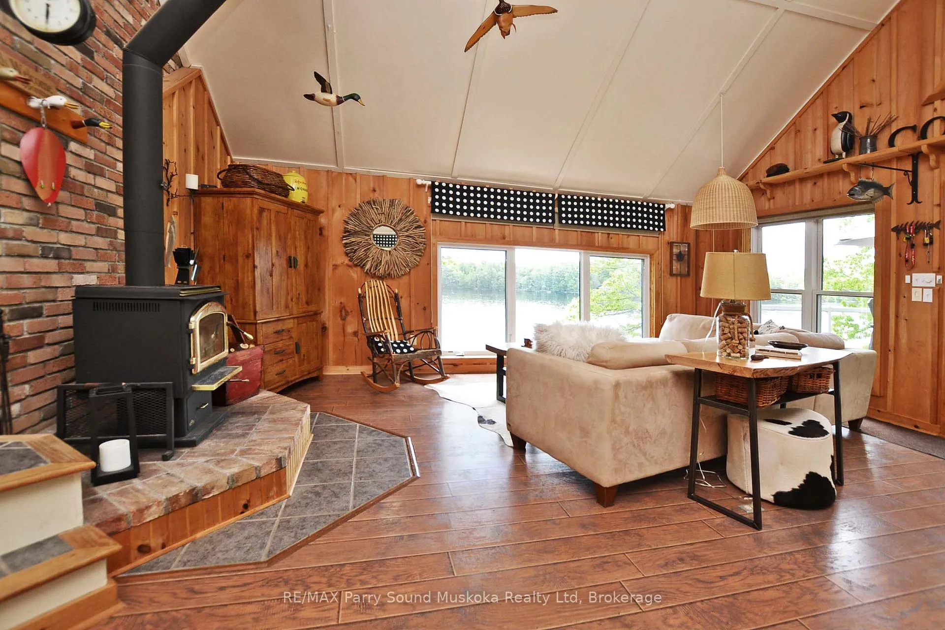 Photo 19 of 322 Healey Lake Way, The Archipelago, Archipelago South — HOMEH