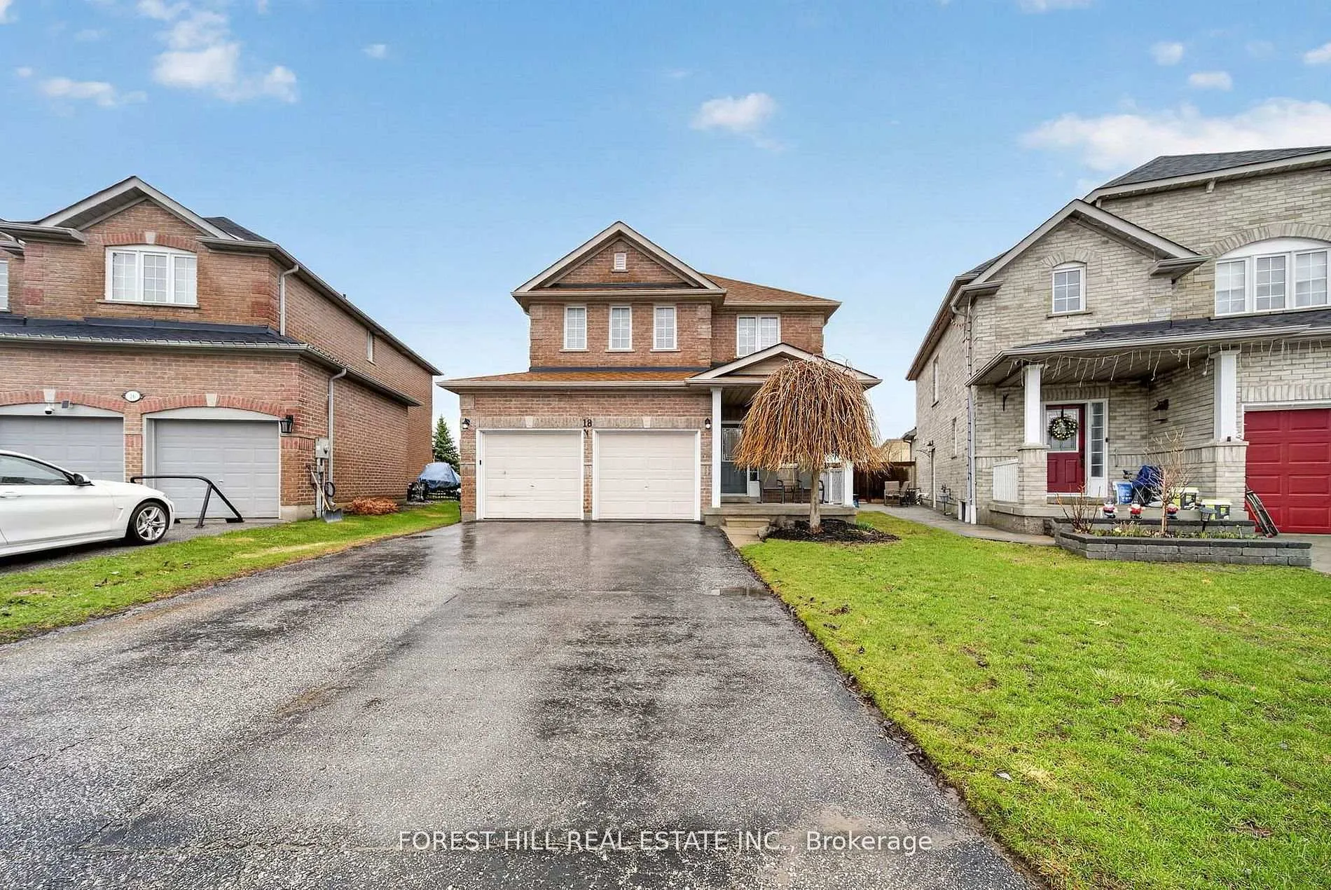 Photo 2 of 18 Dresden Court, Georgina, Keswick North — HOMEH