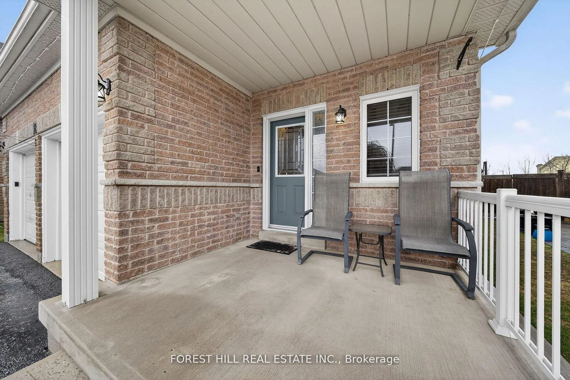 Photo 3 of 18 Dresden Court, Georgina, Keswick North — HOMEH