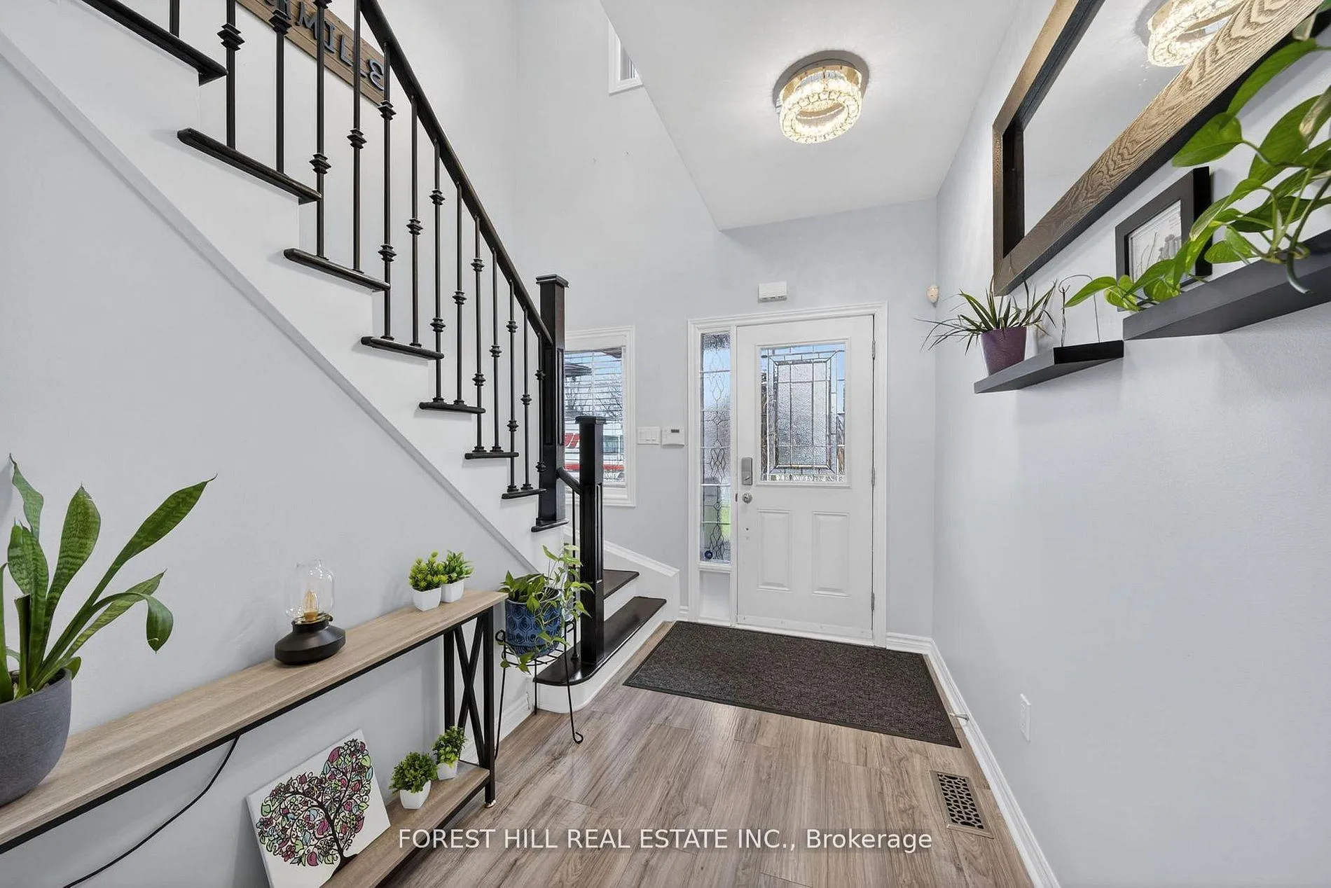 Photo 5 of 18 Dresden Court, Georgina, Keswick North — HOMEH