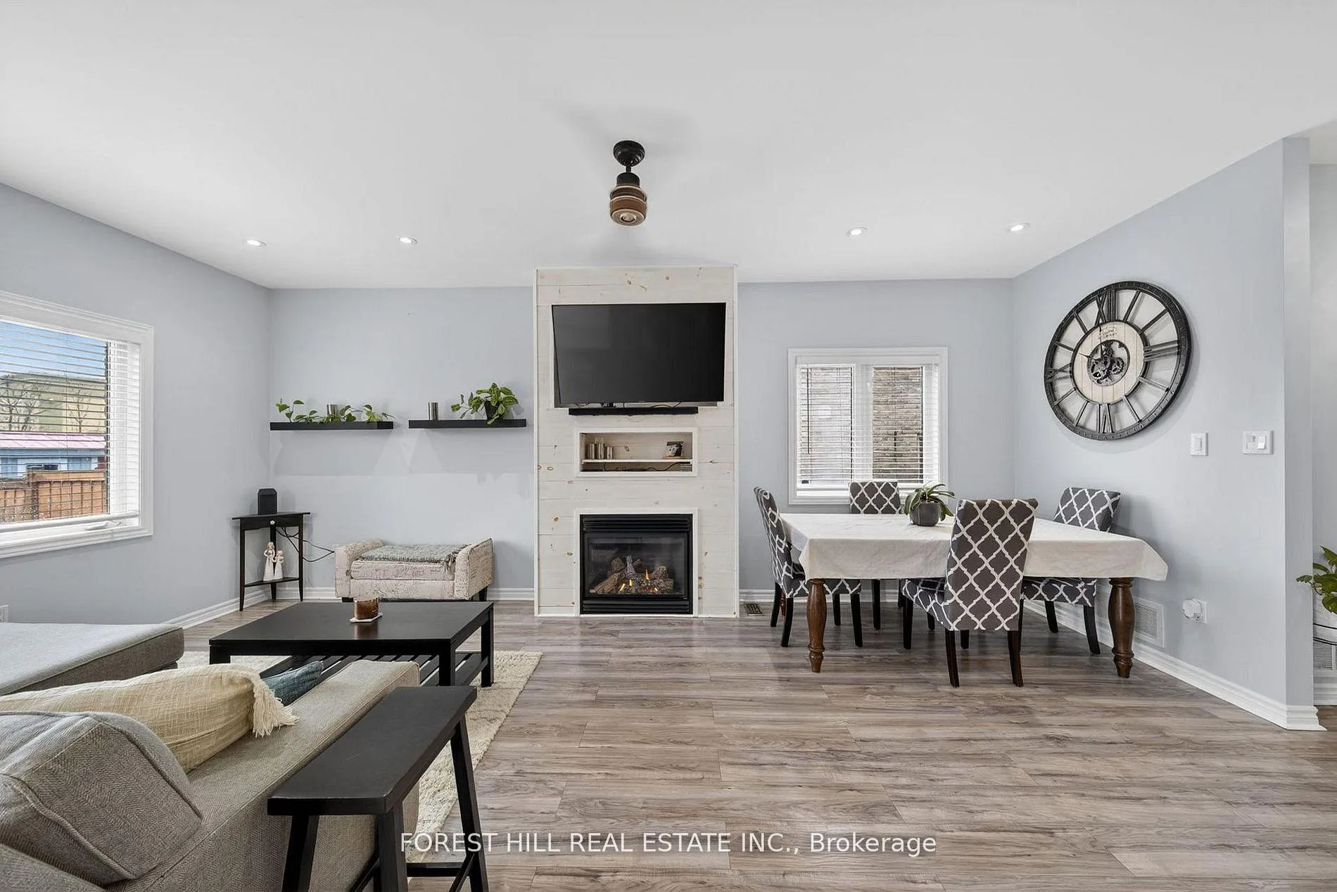 Photo 12 of 18 Dresden Court, Georgina, Keswick North — HOMEH