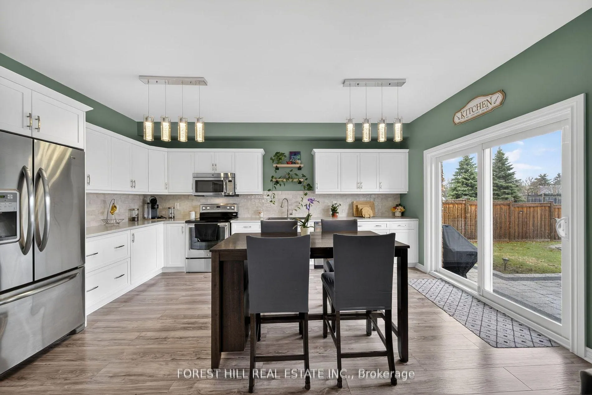 Photo 13 of 18 Dresden Court, Georgina, Keswick North — HOMEH