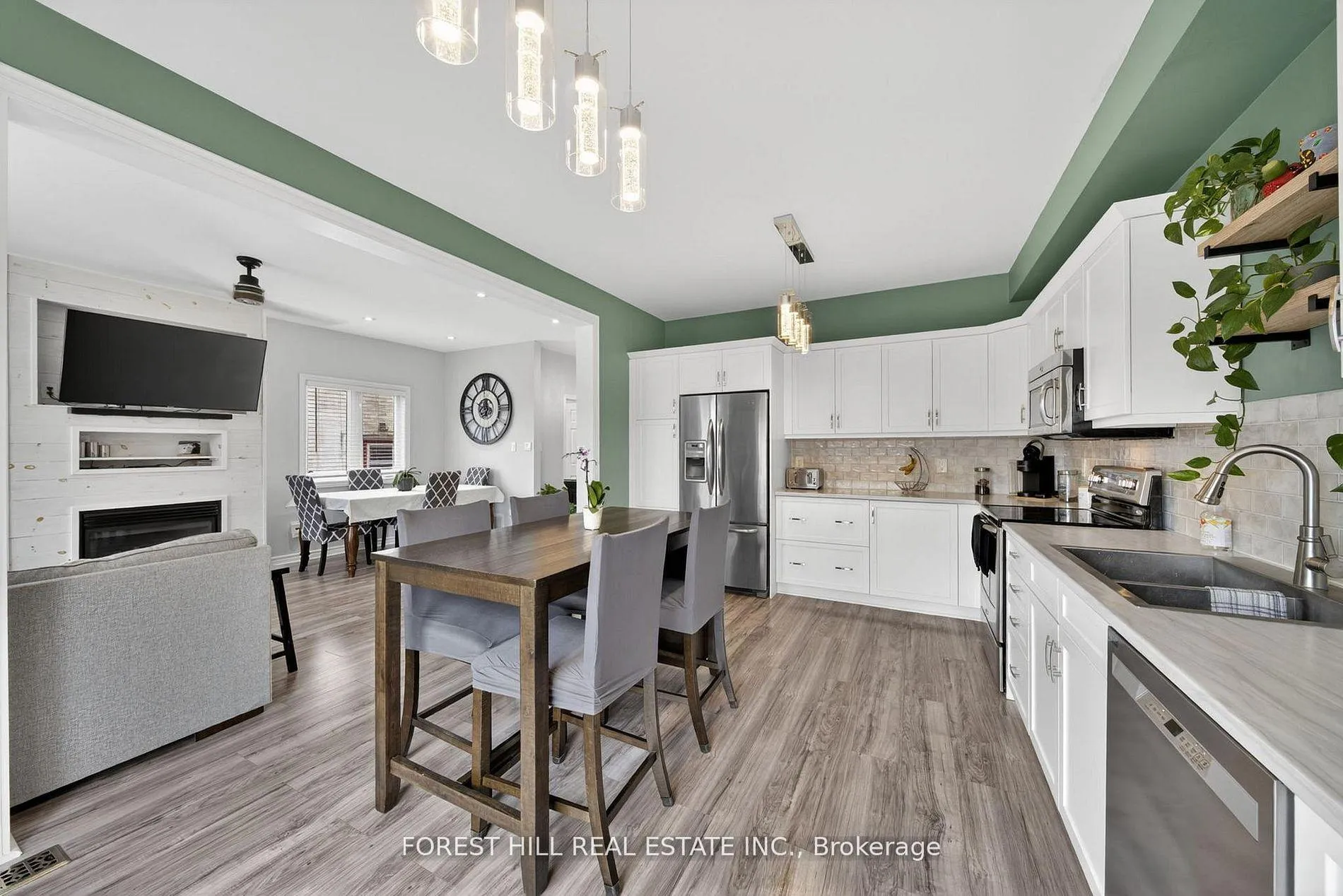 Photo 16 of 18 Dresden Court, Georgina, Keswick North — HOMEH