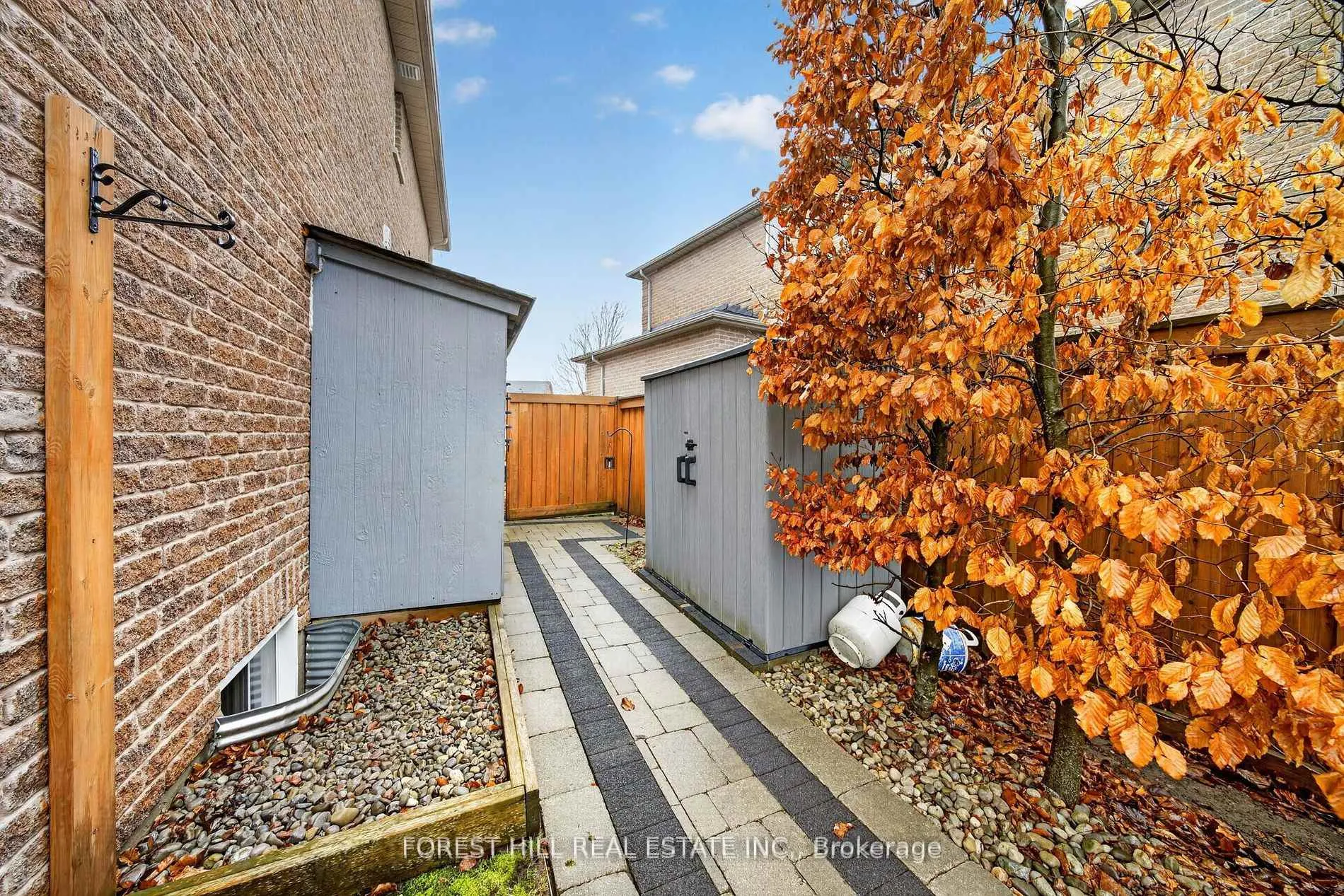 Photo 30 of 18 Dresden Court, Georgina, Keswick North — HOMEH