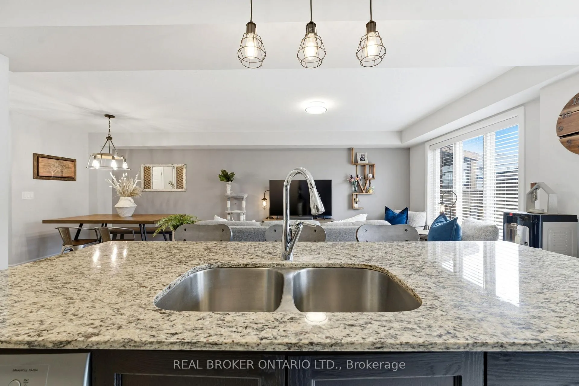 Photo 12 of 6 Freer Drive, North Dumfries — HOMEH