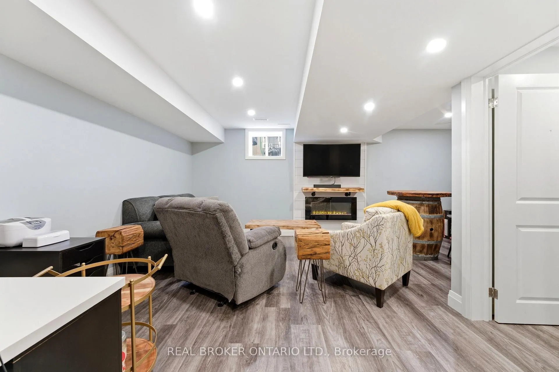 Photo 21 of 6 Freer Drive, North Dumfries — HOMEH