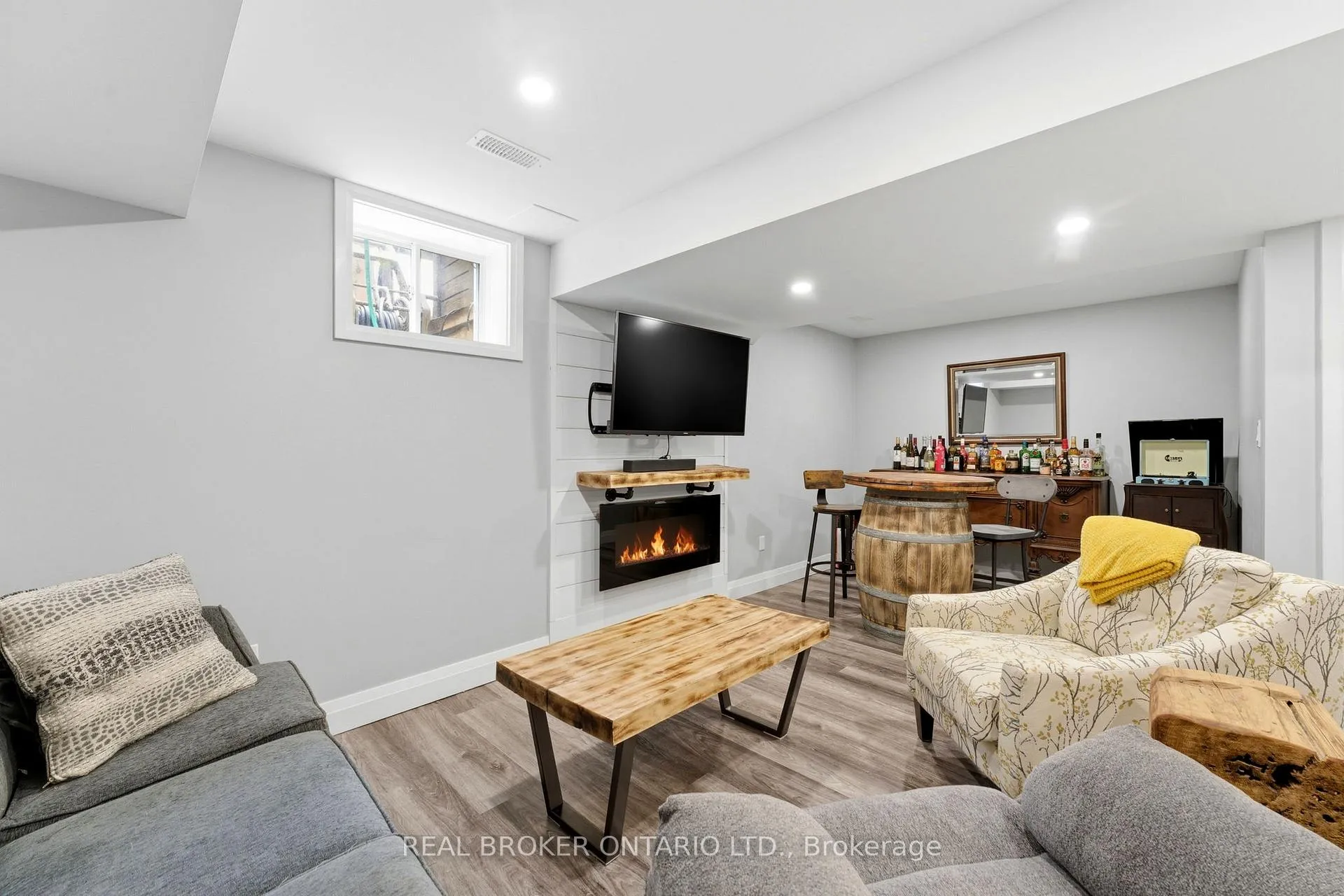 Photo 22 of 6 Freer Drive, North Dumfries — HOMEH