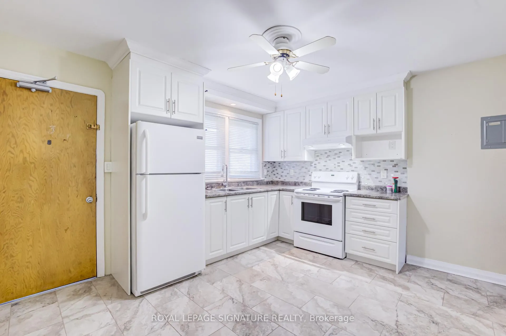 Photo 1 of Unit Unit #3, 855 Simcoe Street N, Oshawa, Centennial — HOMEH