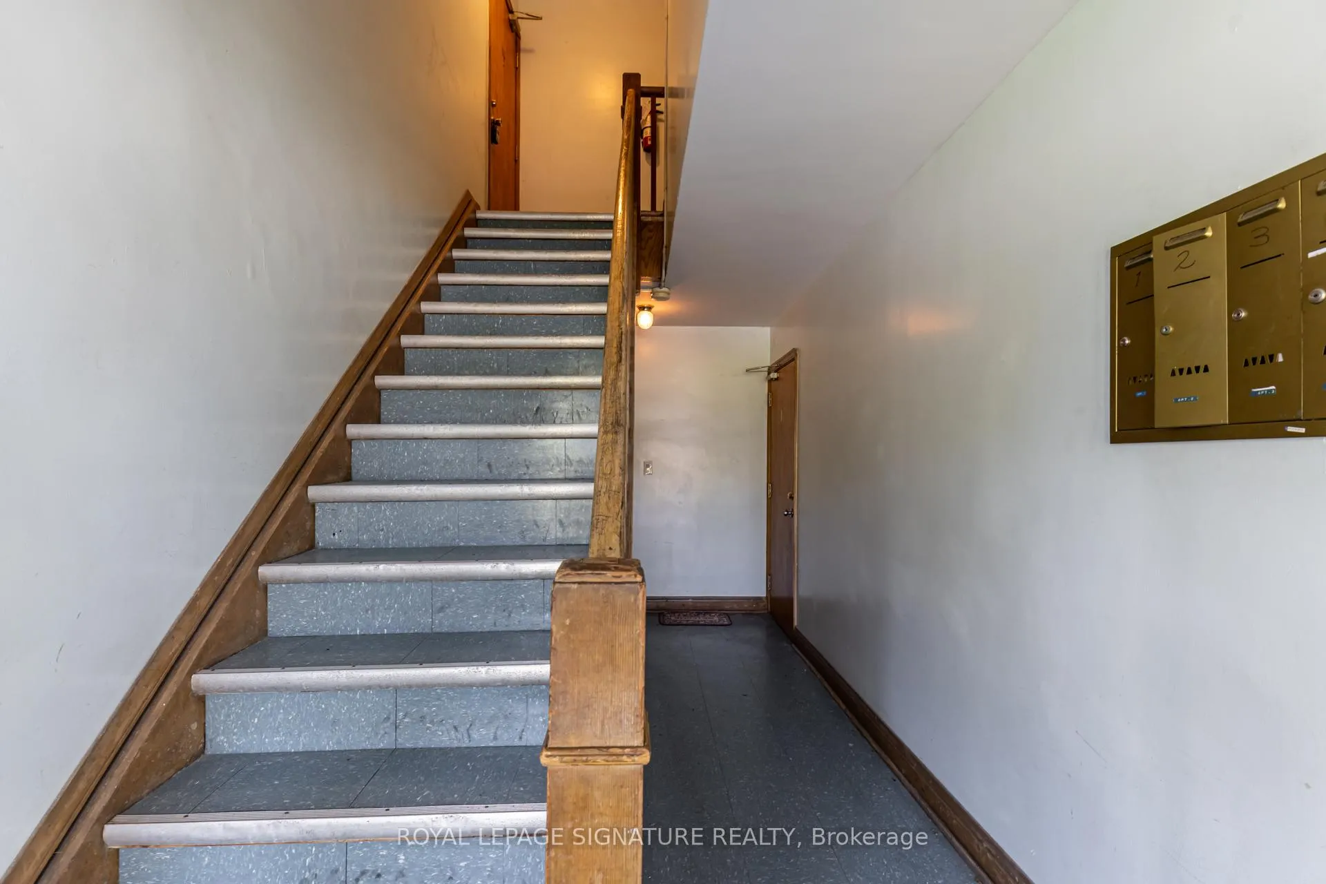 Photo 5 of Unit Unit #3, 855 Simcoe Street N, Oshawa, Centennial — HOMEH