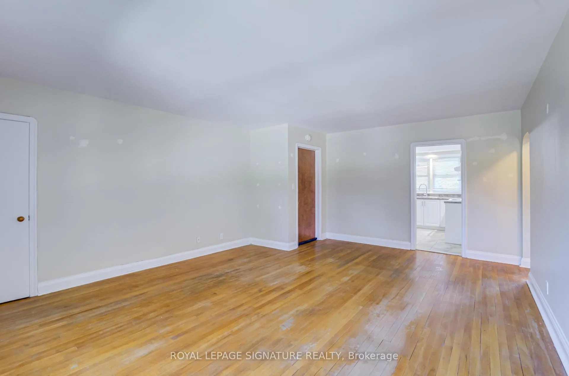 Photo 10 of Unit Unit #3, 855 Simcoe Street N, Oshawa, Centennial — HOMEH