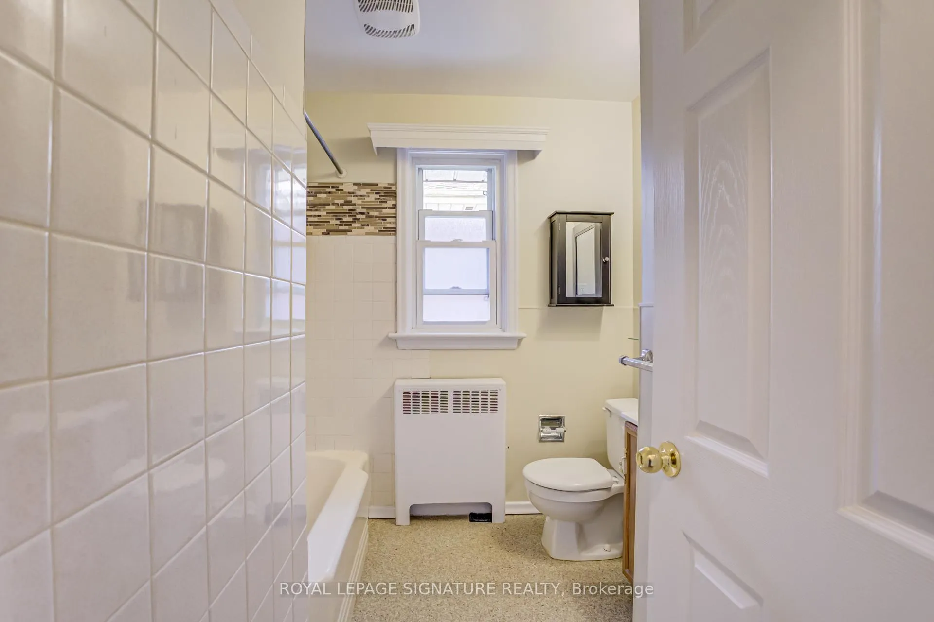 Photo 23 of Unit Unit #3, 855 Simcoe Street N, Oshawa, Centennial — HOMEH