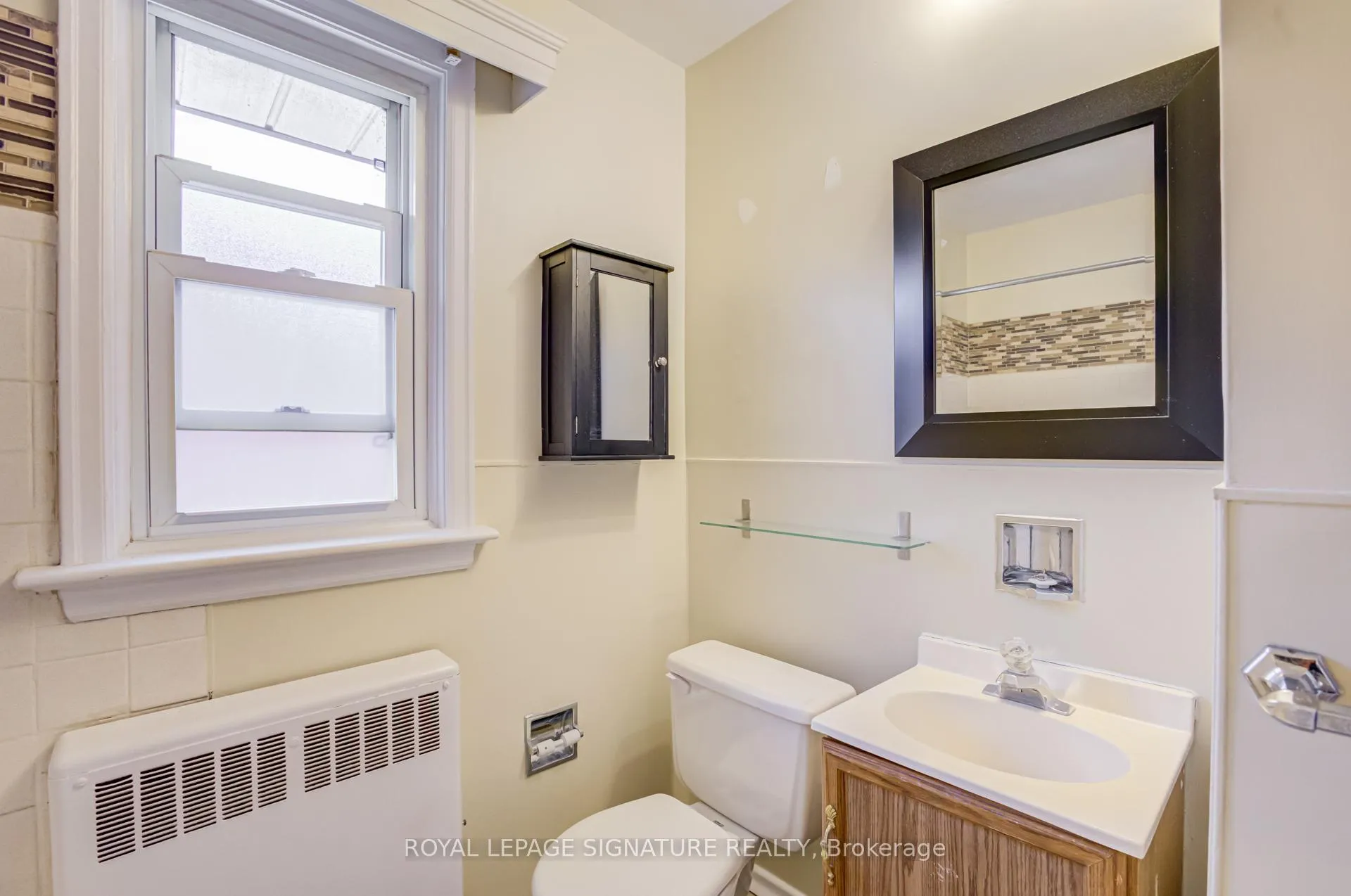 Photo 24 of Unit Unit #3, 855 Simcoe Street N, Oshawa, Centennial — HOMEH
