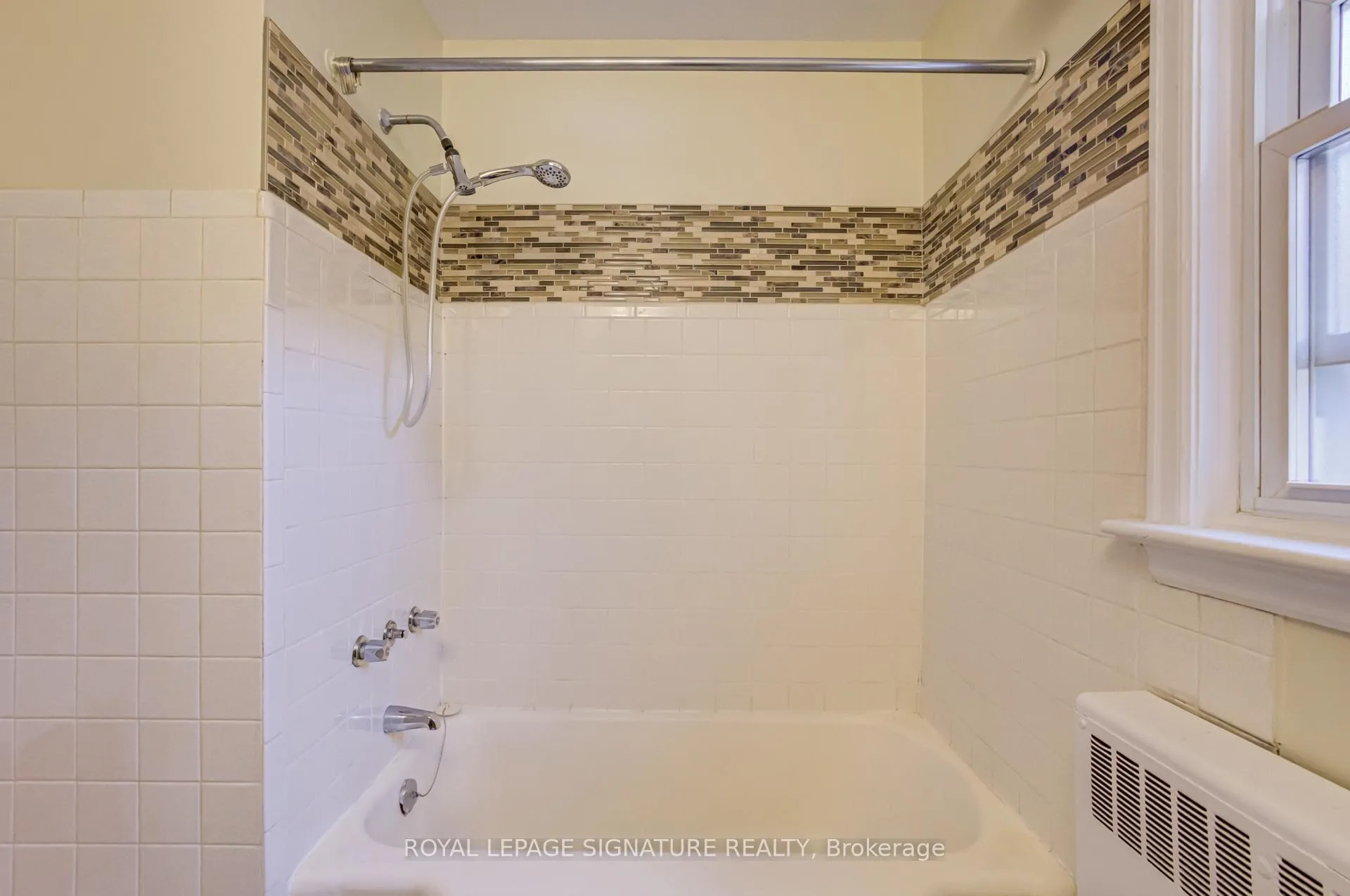 Photo 25 of Unit Unit #3, 855 Simcoe Street N, Oshawa, Centennial — HOMEH