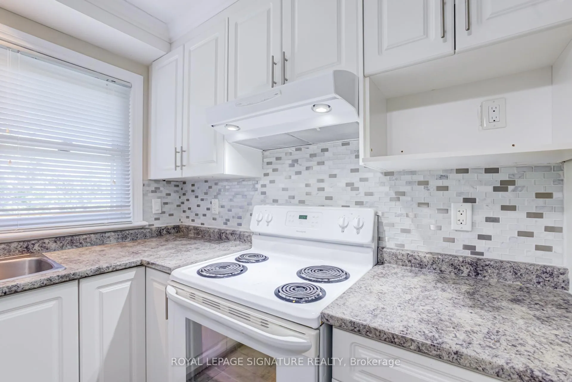 Photo 30 of Unit Unit #3, 855 Simcoe Street N, Oshawa, Centennial — HOMEH