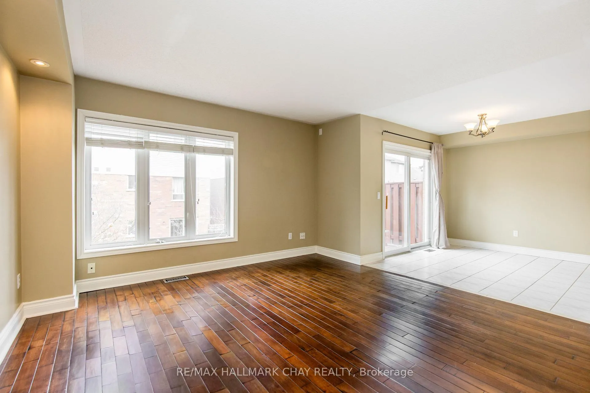 Photo 5 of 145 Millcliff Circle, Aurora, Aurora Grove — HOMEH