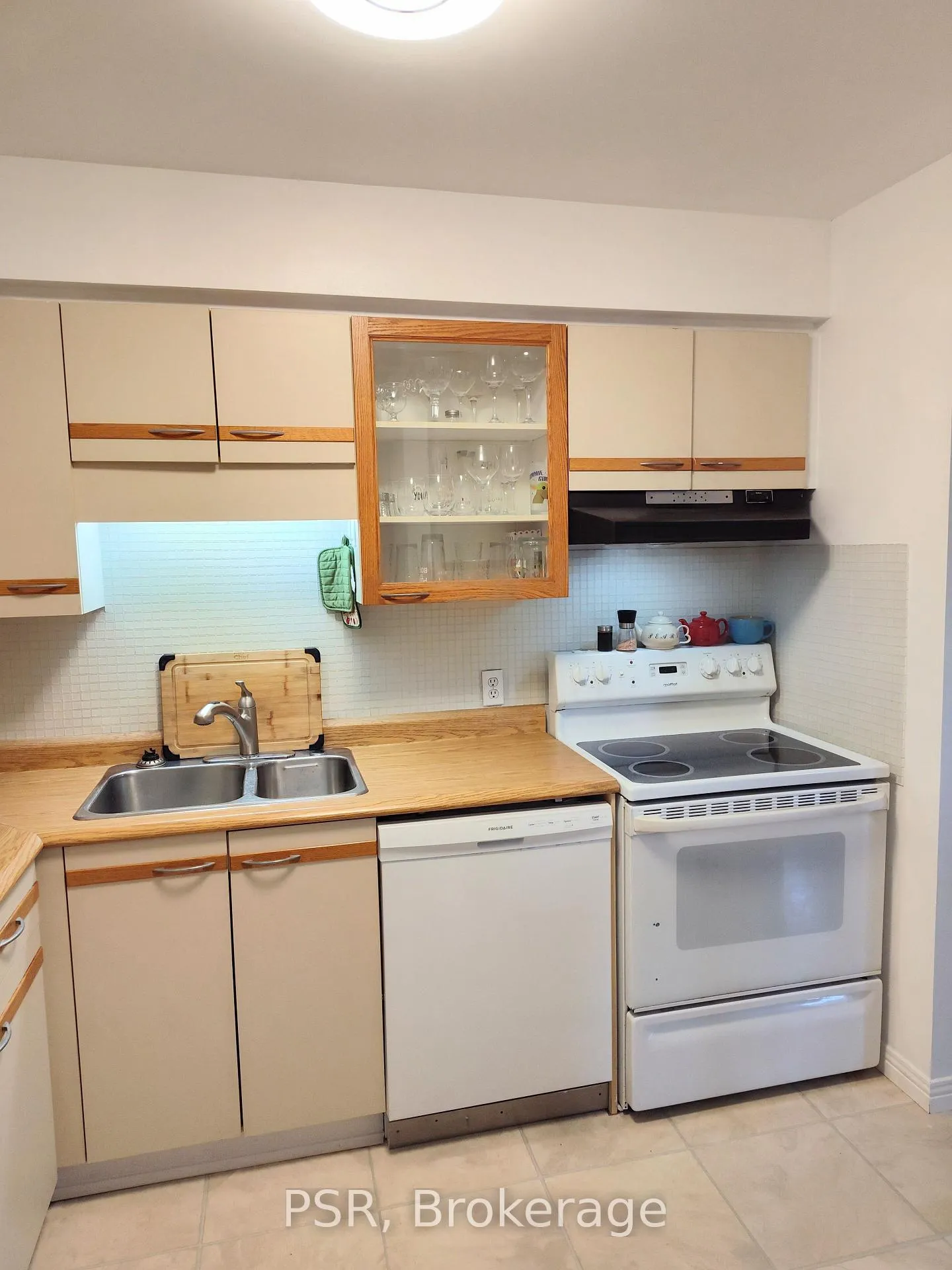 Photo 7 of 81 Brembel Street, Kitchener — HOMEH