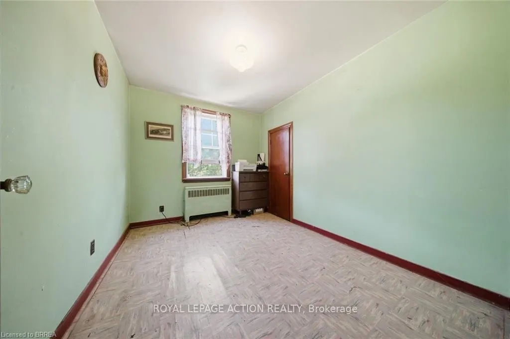 Photo 14 of 26 Alice Street, Brantford — HOMEH