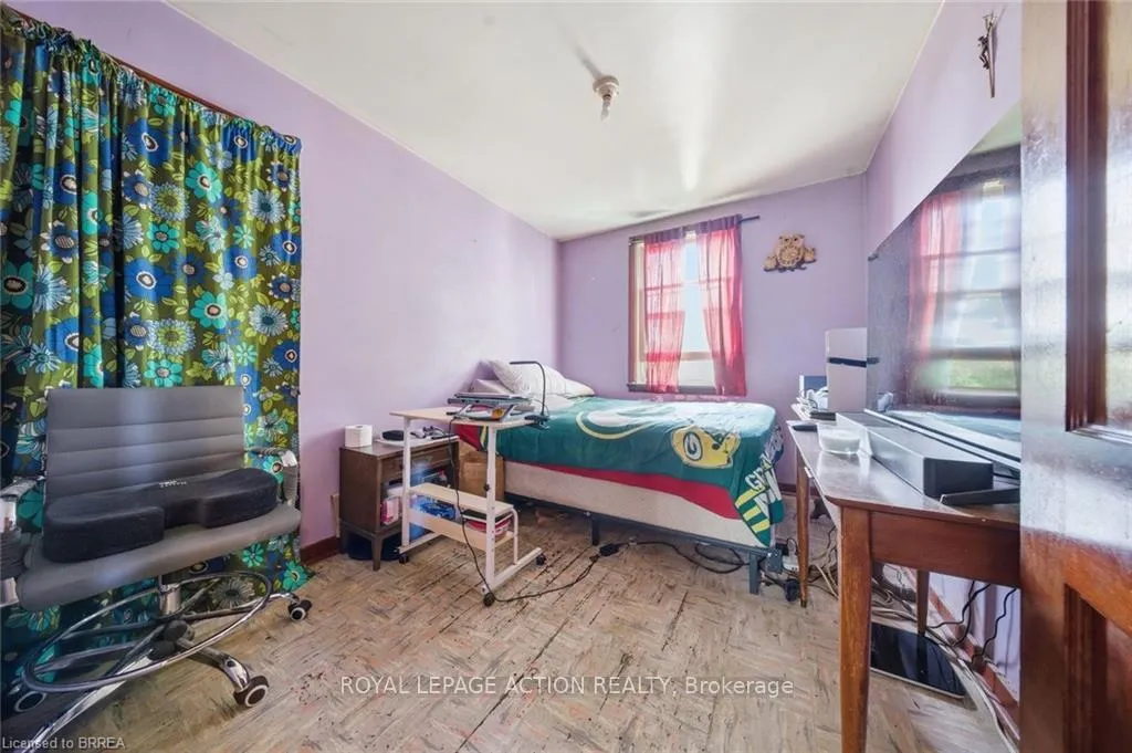 Photo 18 of 26 Alice Street, Brantford — HOMEH