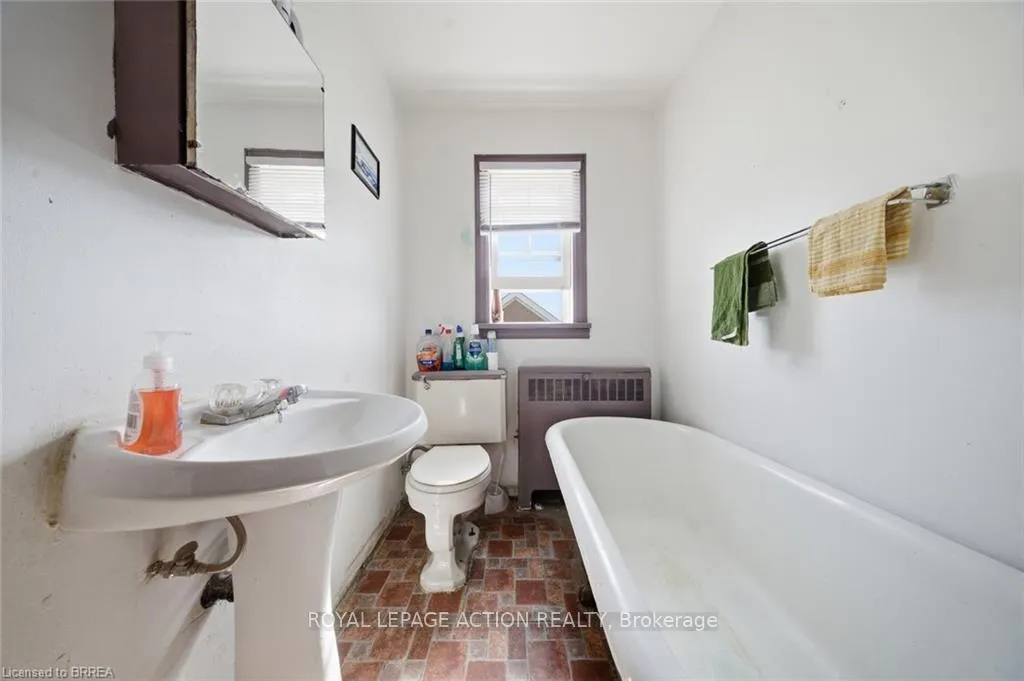 Photo 19 of 26 Alice Street, Brantford — HOMEH