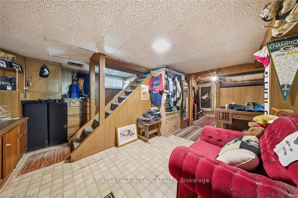 Photo 20 of 26 Alice Street, Brantford — HOMEH