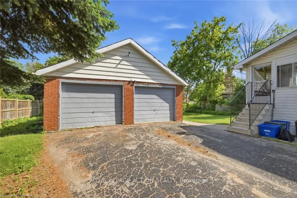 Photo 25 of 26 Alice Street, Brantford — HOMEH