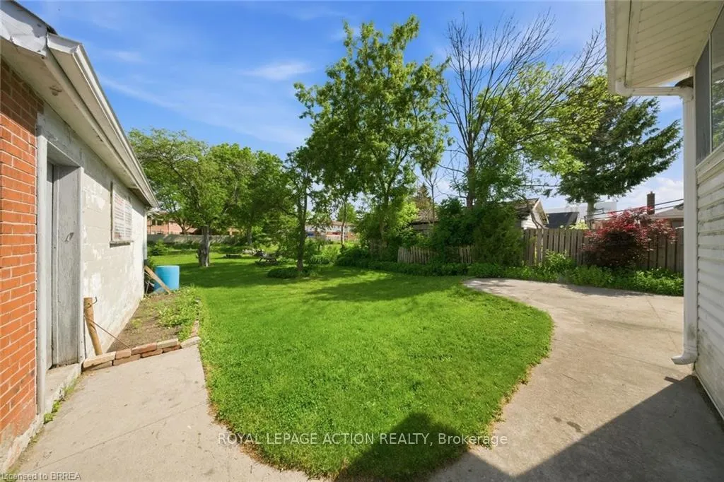 Photo 27 of 26 Alice Street, Brantford — HOMEH