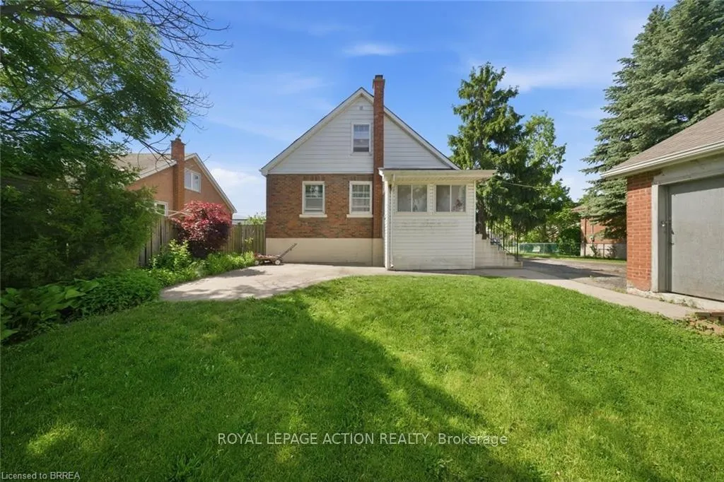 Photo 28 of 26 Alice Street, Brantford — HOMEH