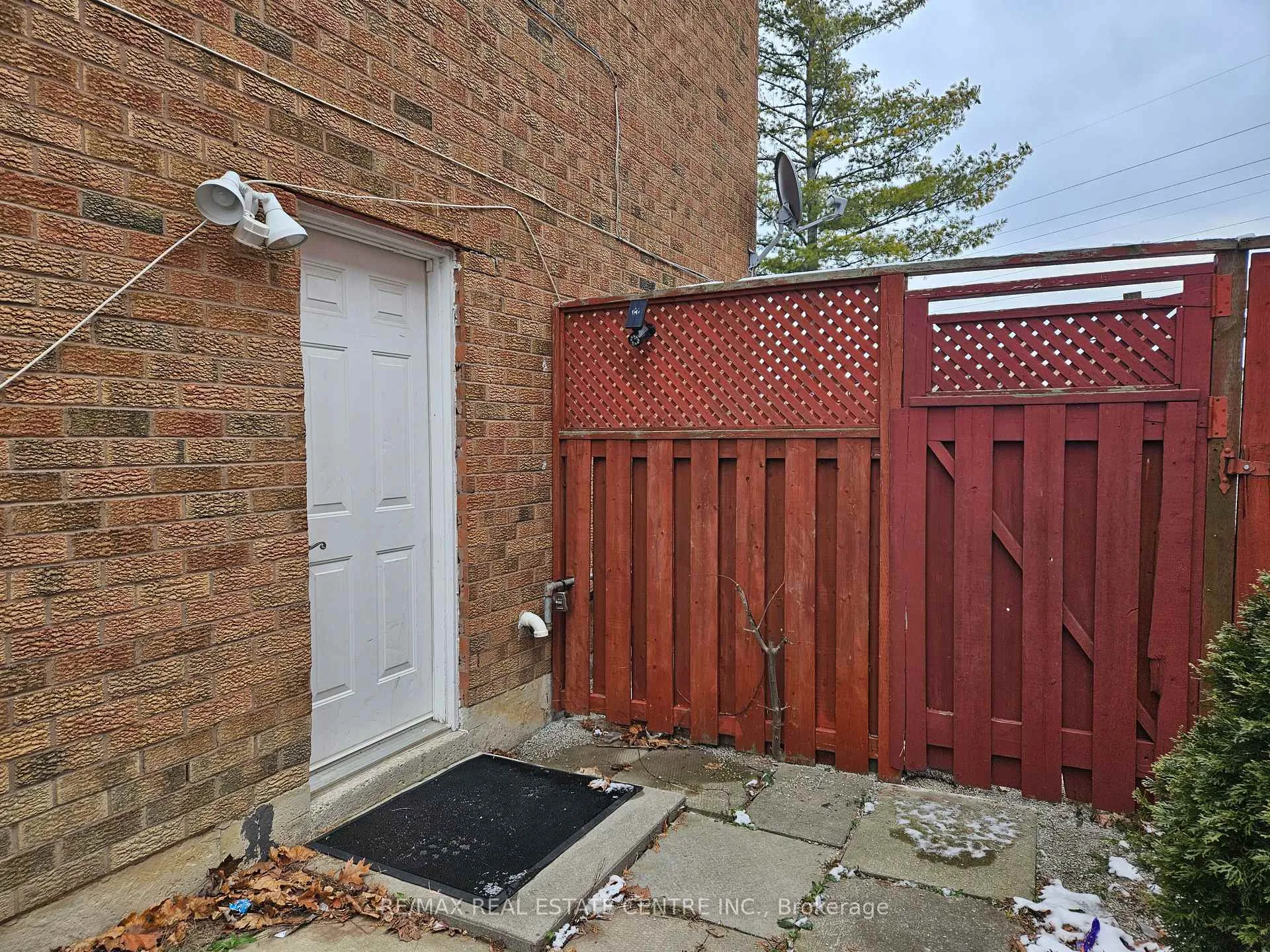 Photo 3 of Unit #Bsmt, 55 Tulip Drive, Brampton, Fletcher's Creek South — HOMEH