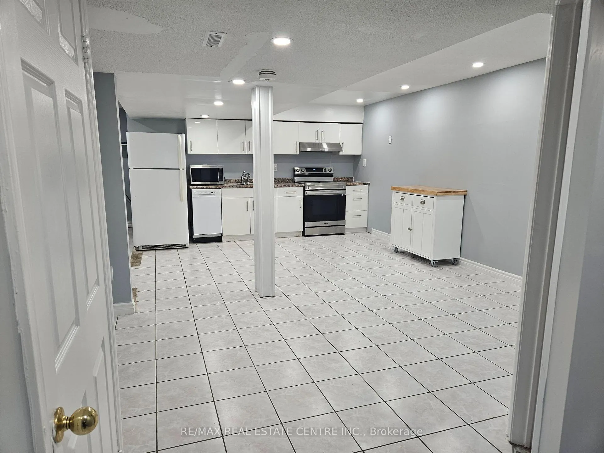 Photo 6 of Unit #Bsmt, 55 Tulip Drive, Brampton, Fletcher's Creek South — HOMEH