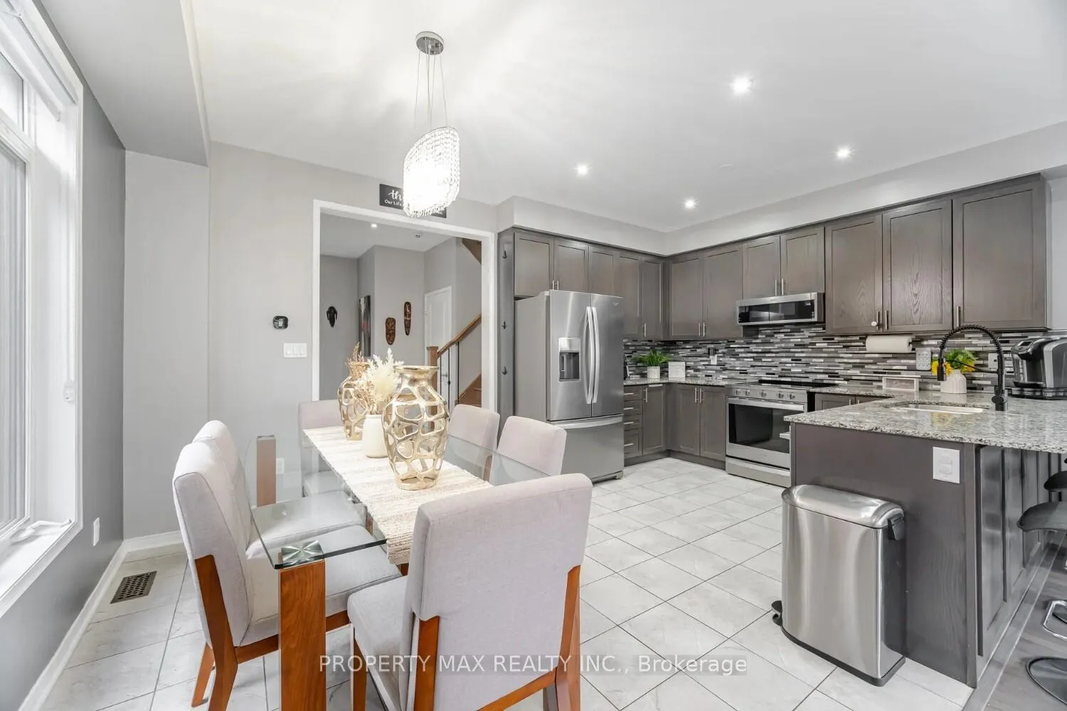 Photo 5 of 66 Rimrock Crescent, Whitby, Williamsburg — HOMEH