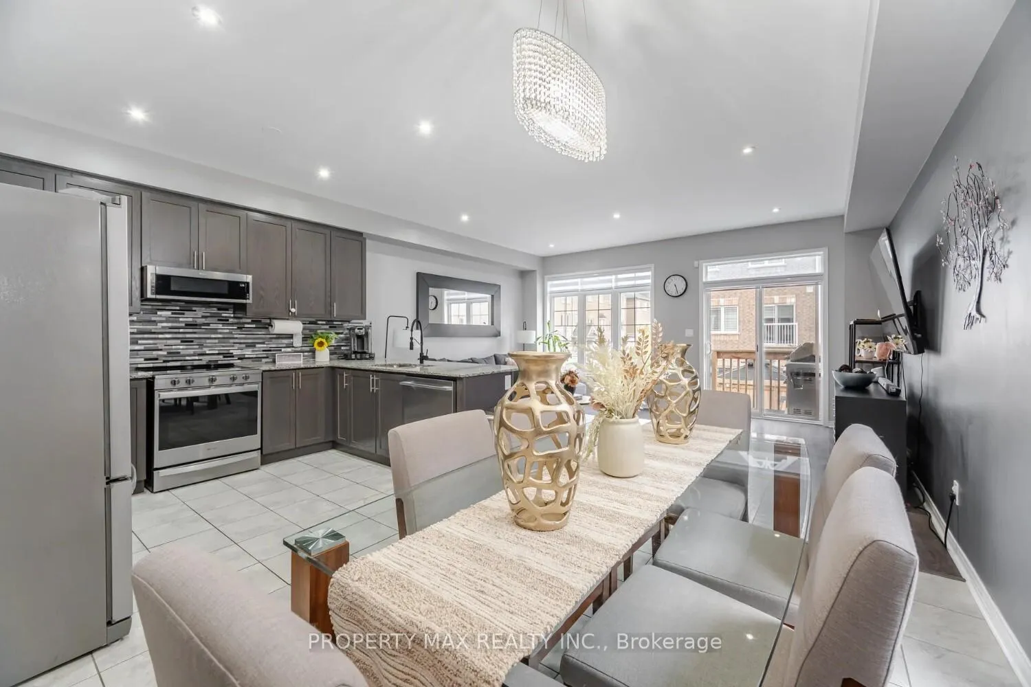 Photo 6 of 66 Rimrock Crescent, Whitby, Williamsburg — HOMEH