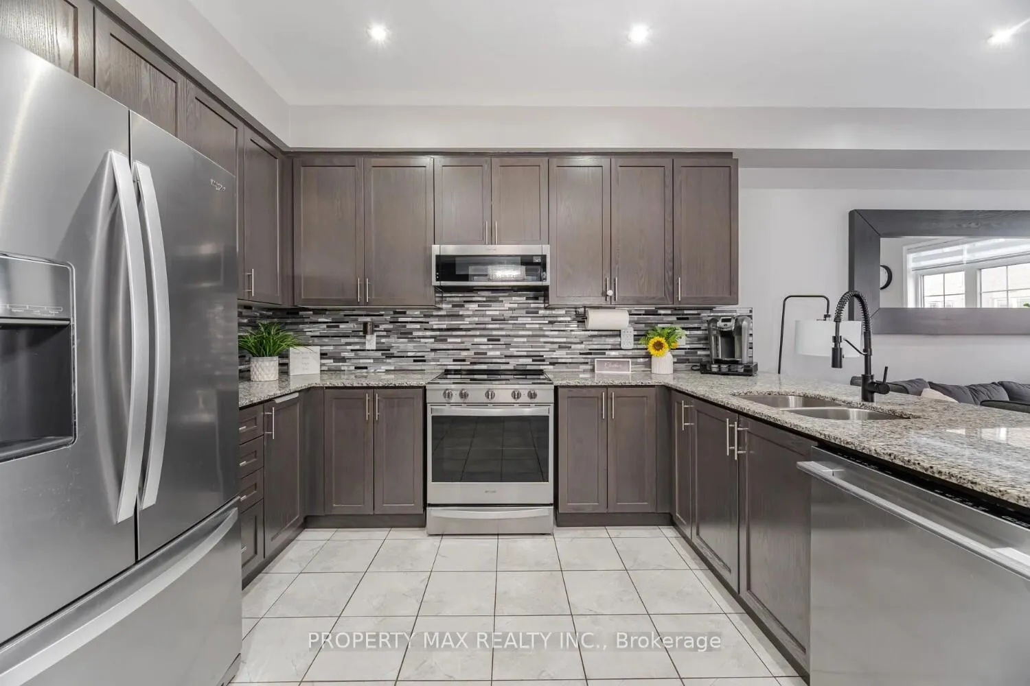 Photo 7 of 66 Rimrock Crescent, Whitby, Williamsburg — HOMEH
