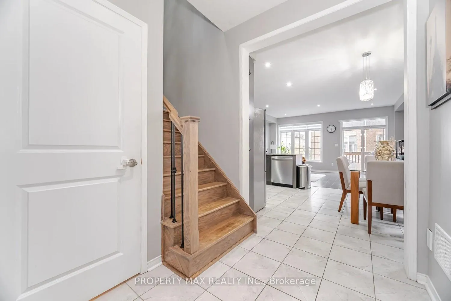 Photo 11 of 66 Rimrock Crescent, Whitby, Williamsburg — HOMEH