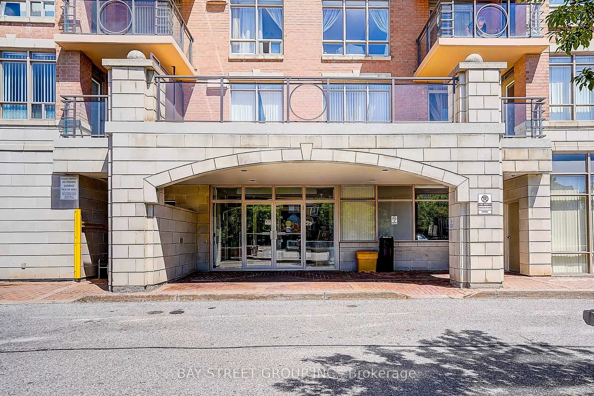 Photo 4 of Unit Lph3, 130 Pond Drive, Markham, Commerce Valley — HOMEH