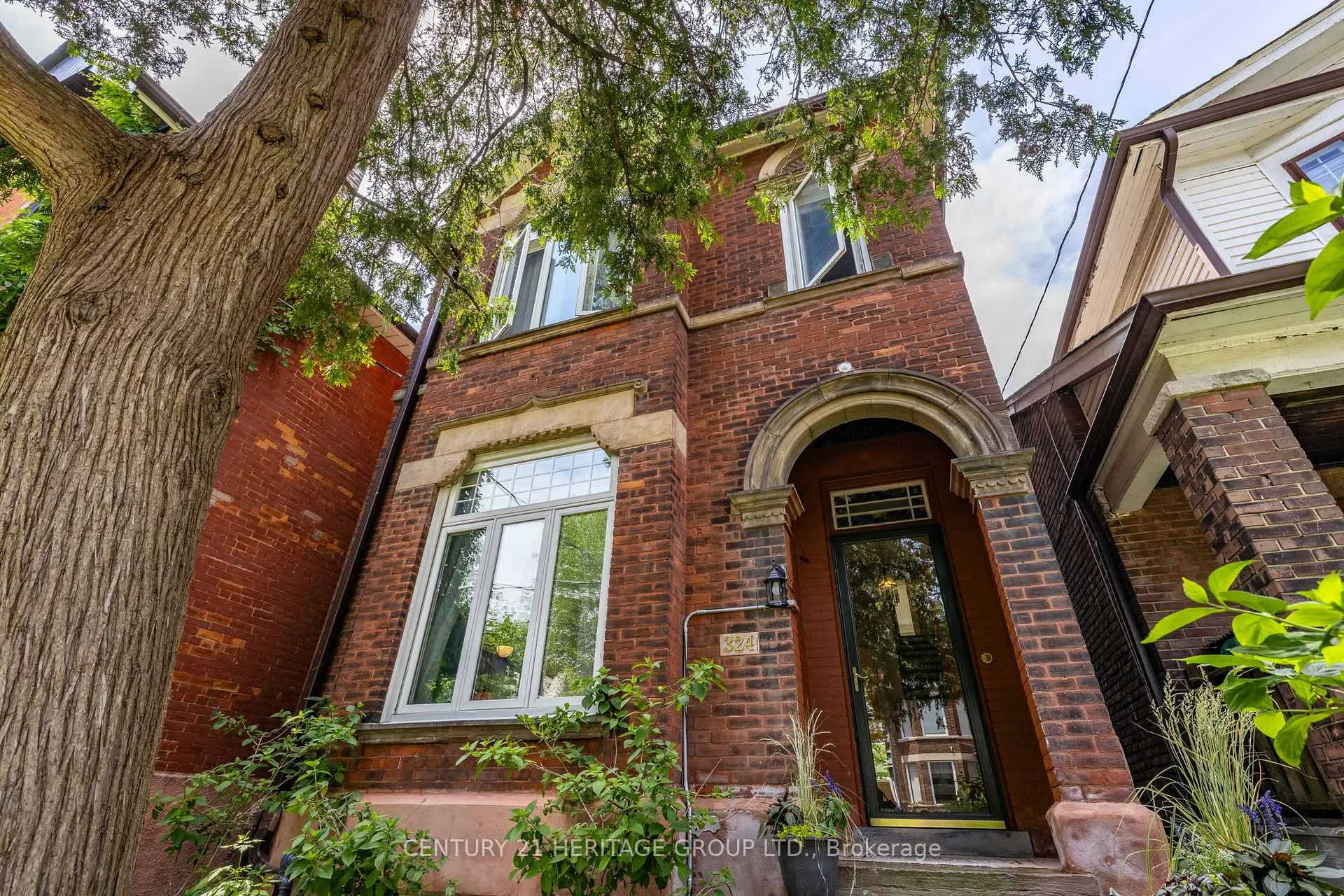 Photo 1 of 324 Delaware Avenue, Toronto, Dovercourt-Wallace Emerson-Junction — HOMEH