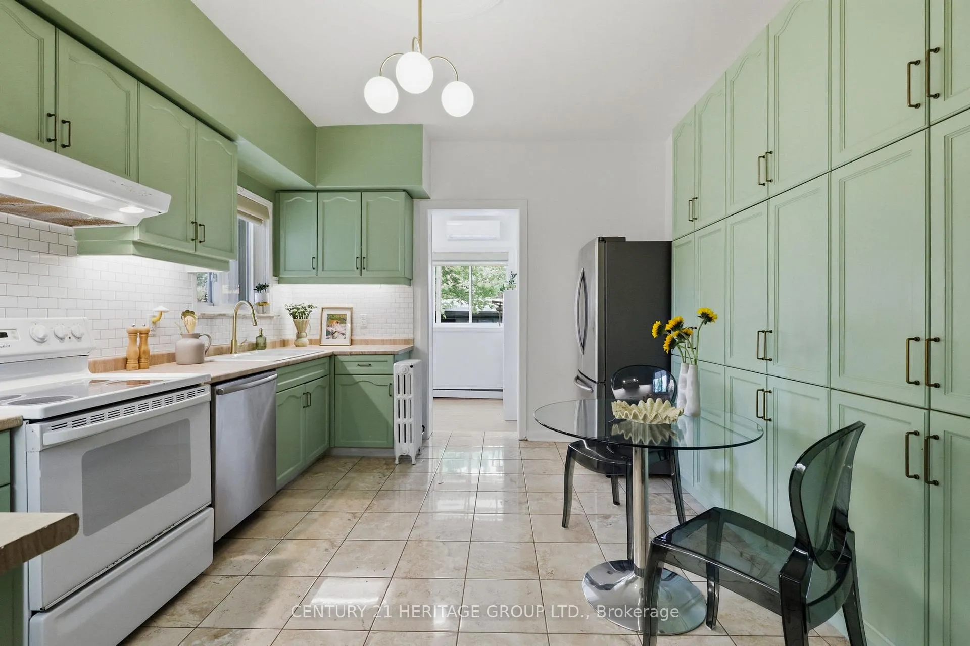 Photo 10 of 324 Delaware Avenue, Toronto, Dovercourt-Wallace Emerson-Junction — HOMEH