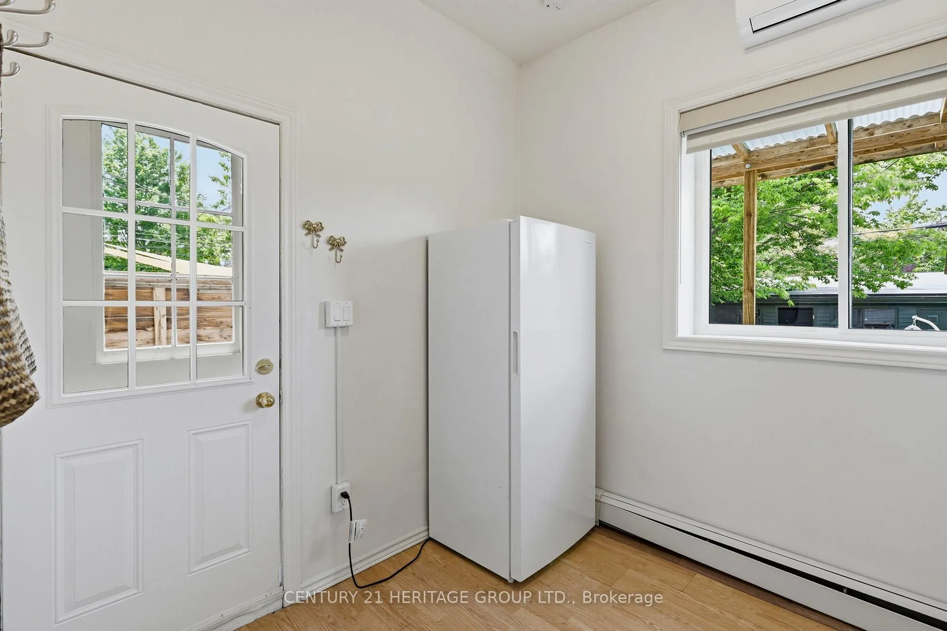 Photo 13 of 324 Delaware Avenue, Toronto, Dovercourt-Wallace Emerson-Junction — HOMEH