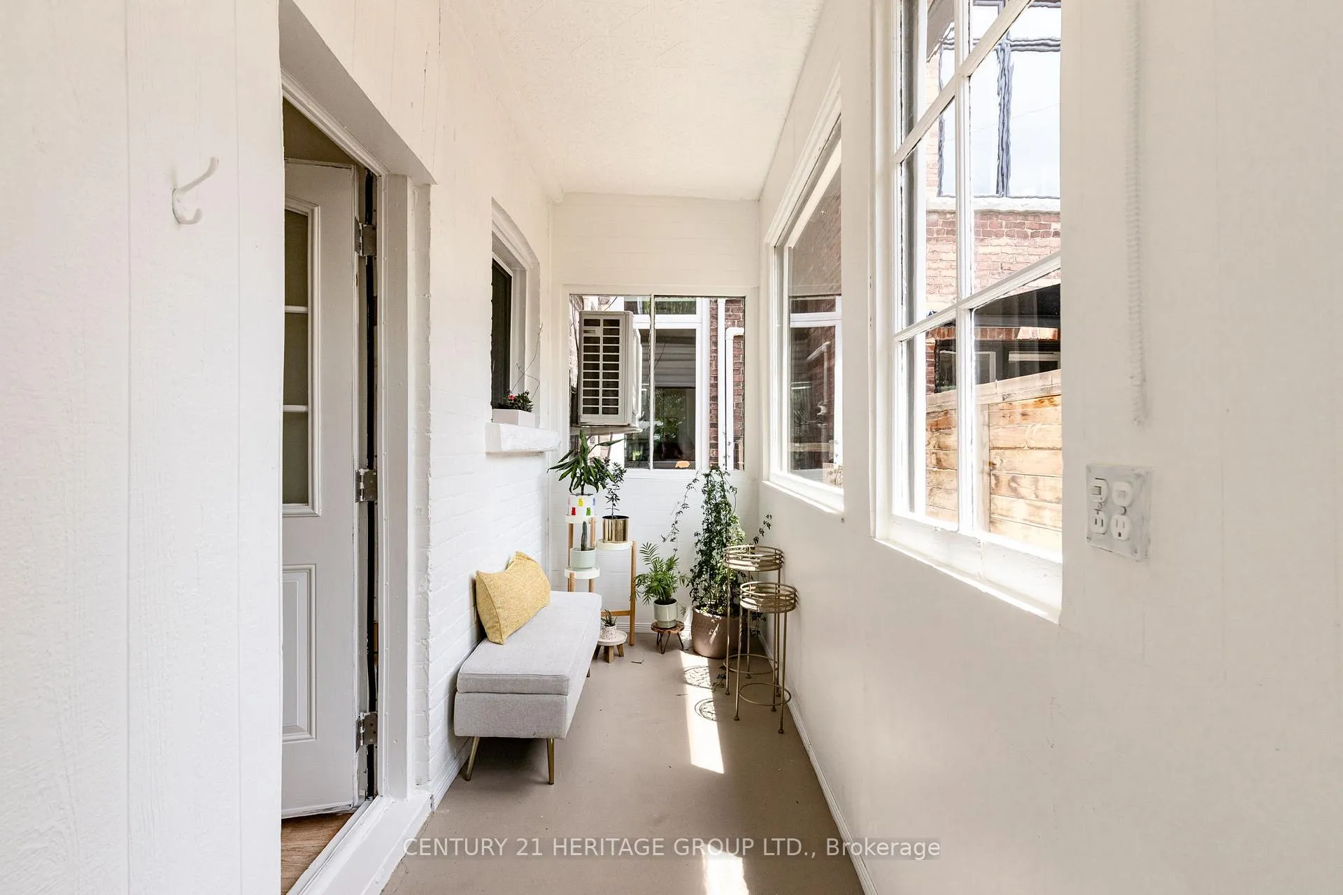 Photo 15 of 324 Delaware Avenue, Toronto, Dovercourt-Wallace Emerson-Junction — HOMEH
