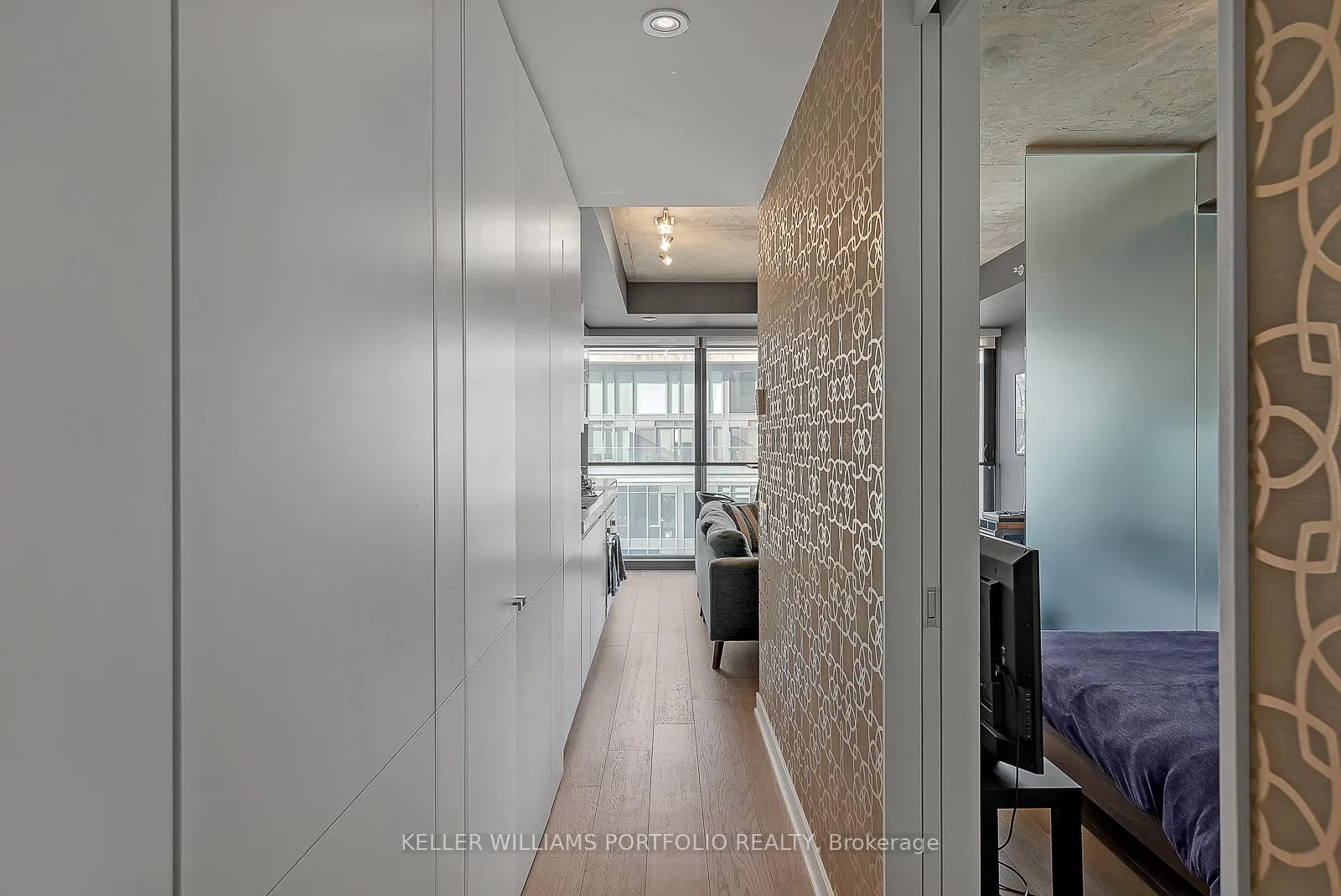 Photo 2 of Unit 622, 629 King Street W, Toronto, Waterfront Communities — HOMEH