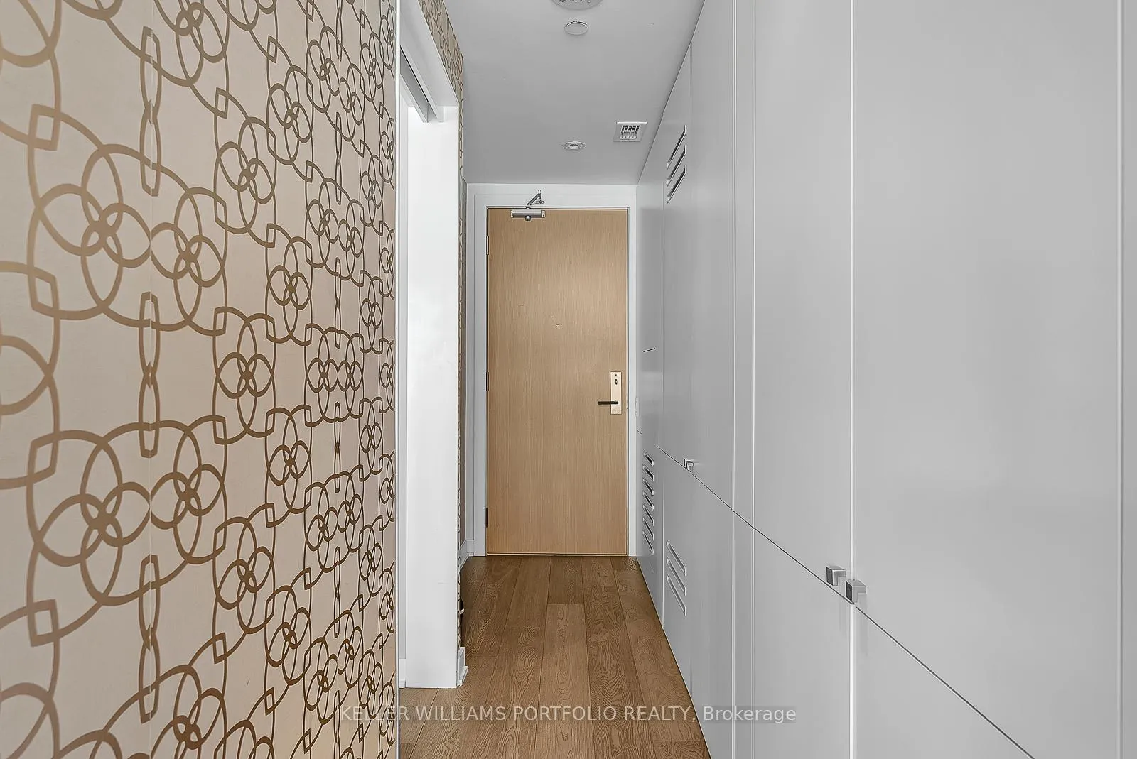 Photo 3 of Unit 622, 629 King Street W, Toronto, Waterfront Communities — HOMEH