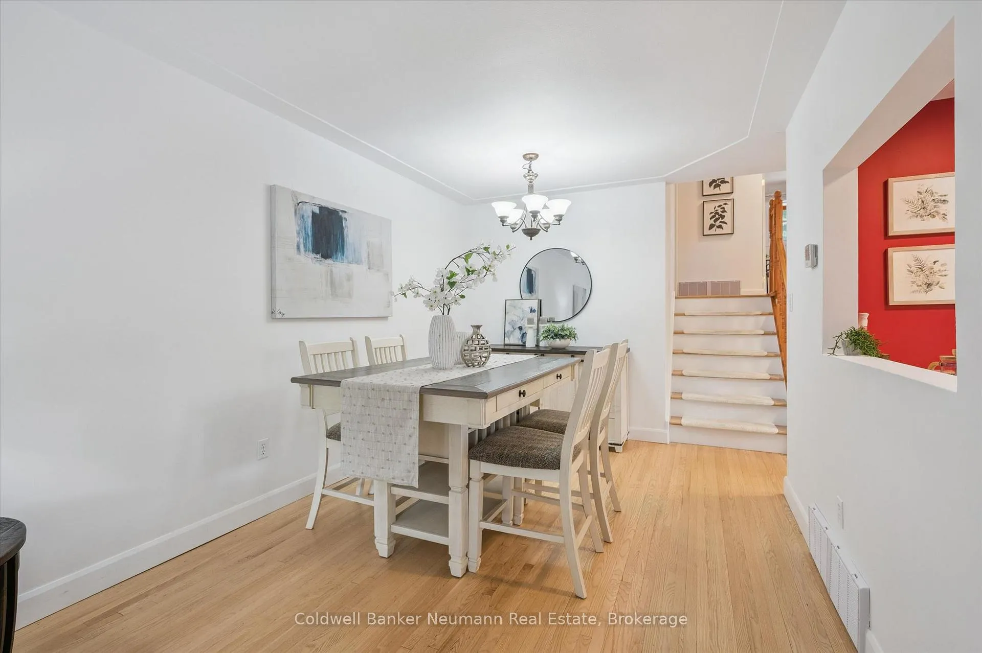 Photo 6 of 12 Shea Crescent, Kitchener, Laurentian Hills — HOMEH