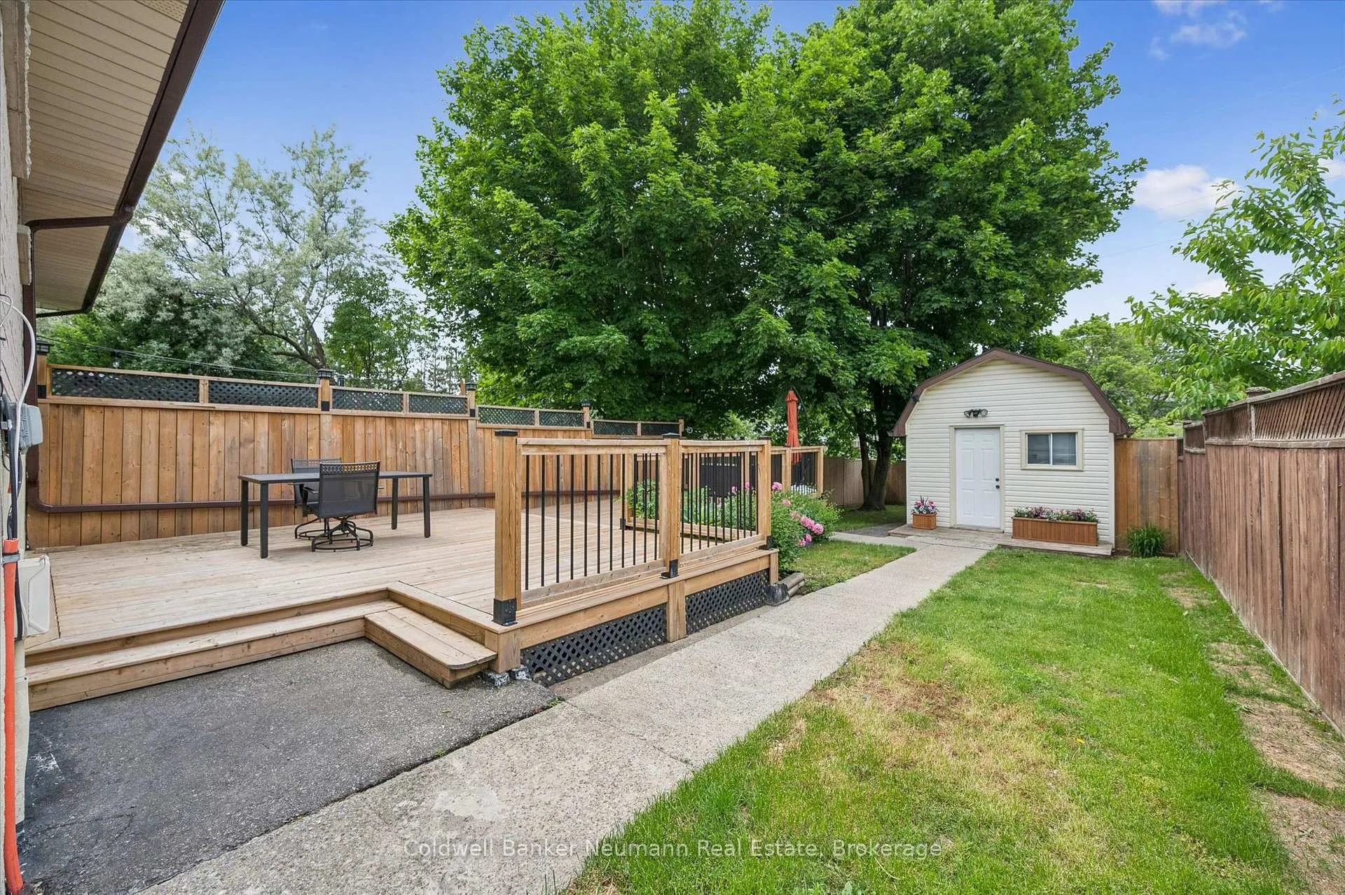 Photo 21 of 12 Shea Crescent, Kitchener, Laurentian Hills — HOMEH