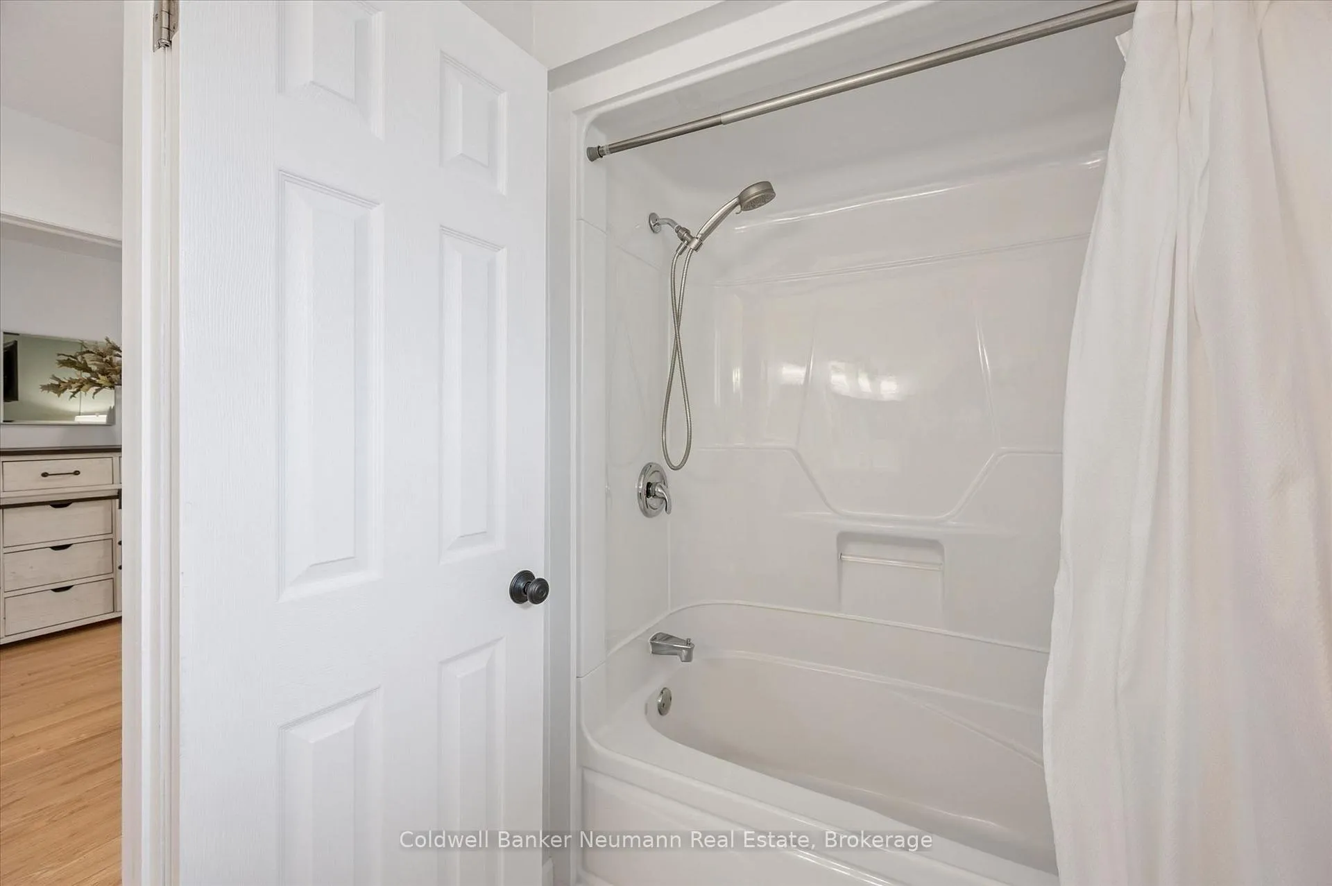 Photo 31 of 12 Shea Crescent, Kitchener, Laurentian Hills — HOMEH