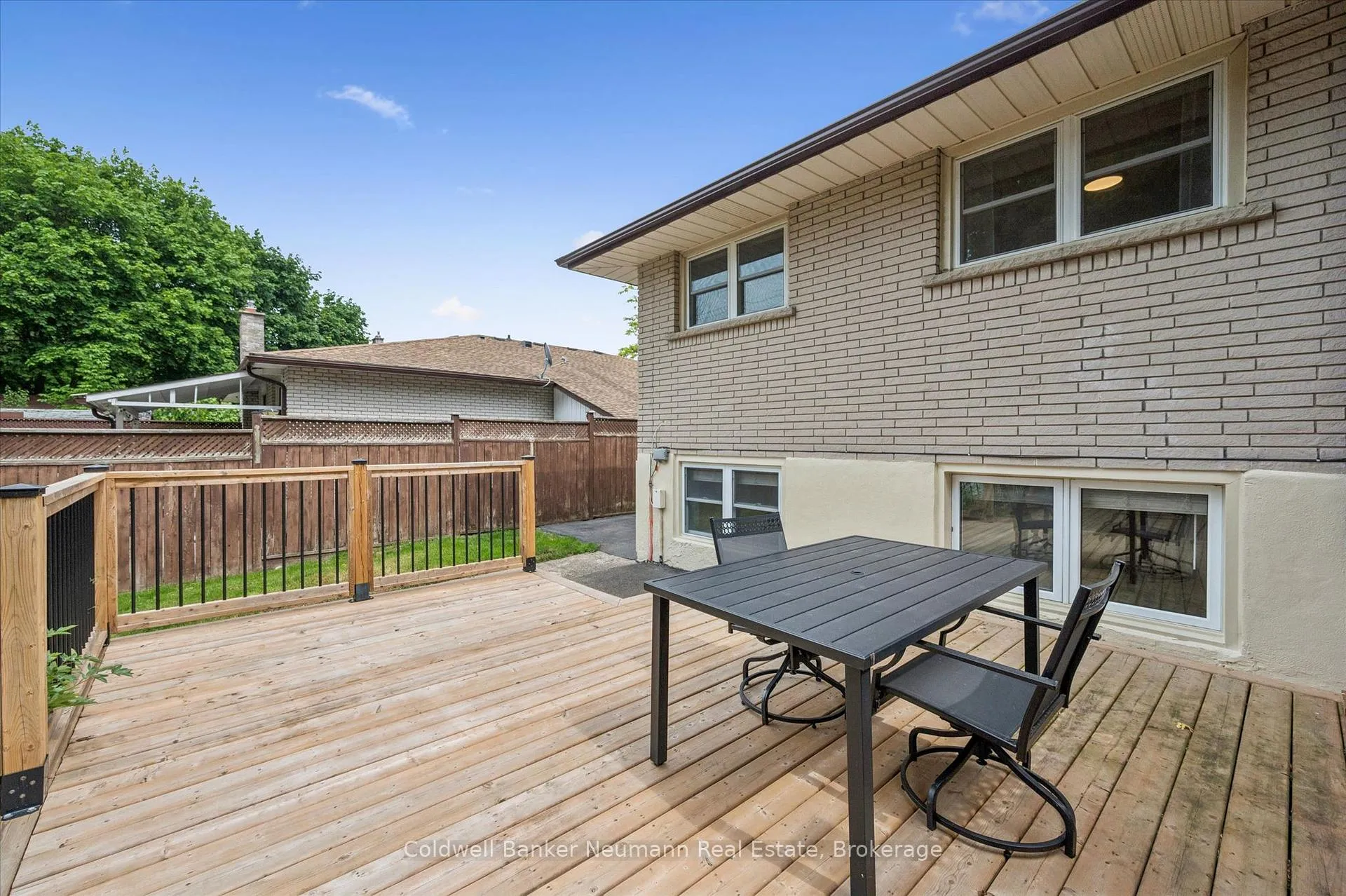 Photo 34 of 12 Shea Crescent, Kitchener, Laurentian Hills — HOMEH