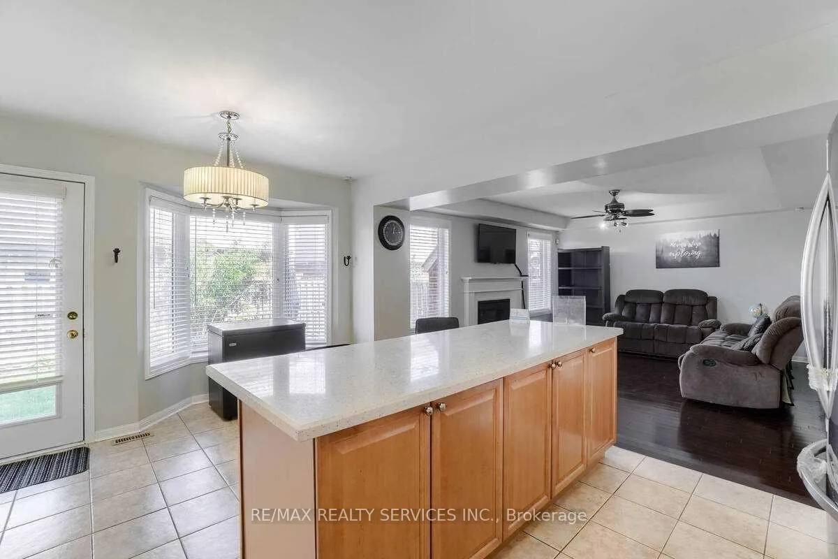 Photo 13 of 16 Ollie Avenue, Brampton, Credit Valley — HOMEH