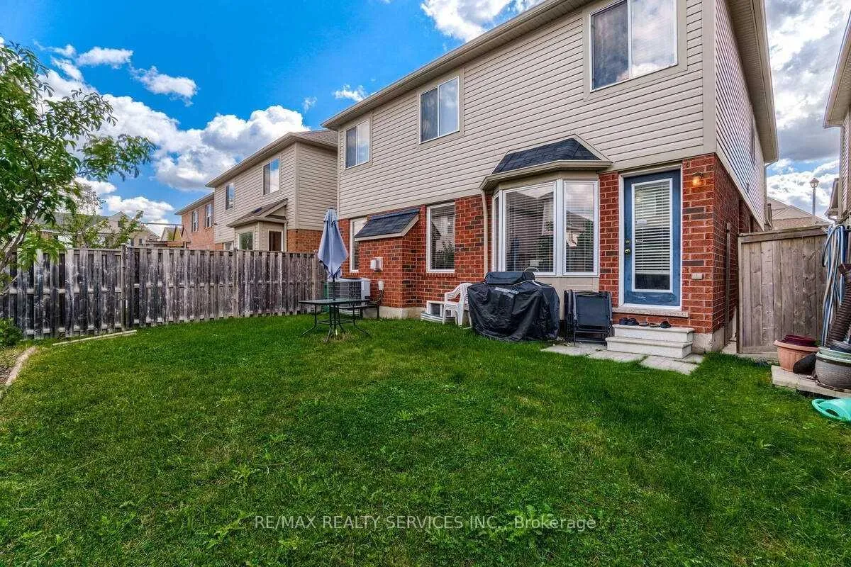 Photo 17 of 16 Ollie Avenue, Brampton, Credit Valley — HOMEH