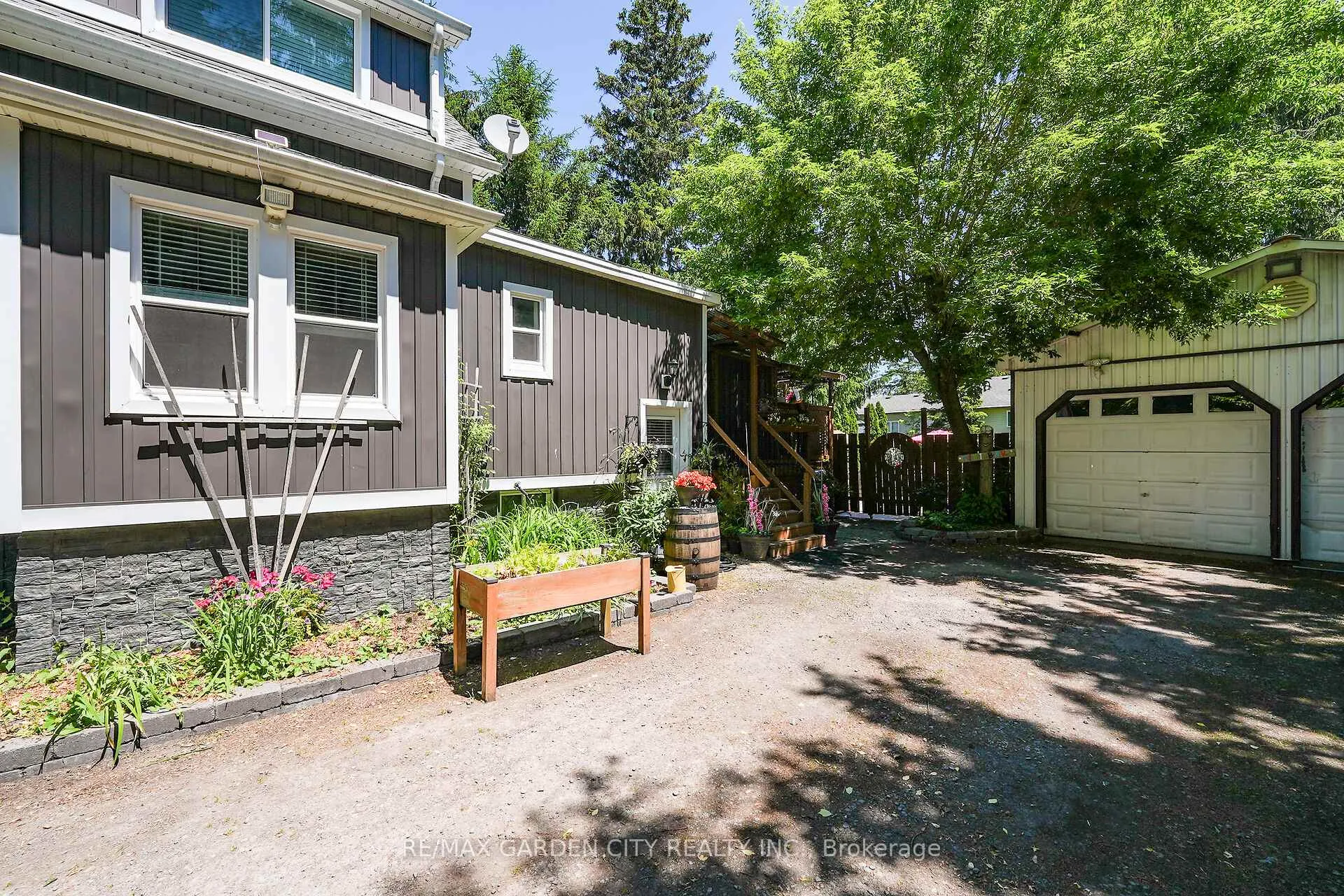 Photo 2 of 3555 Campden Road, Lincoln, Escarpment — HOMEH